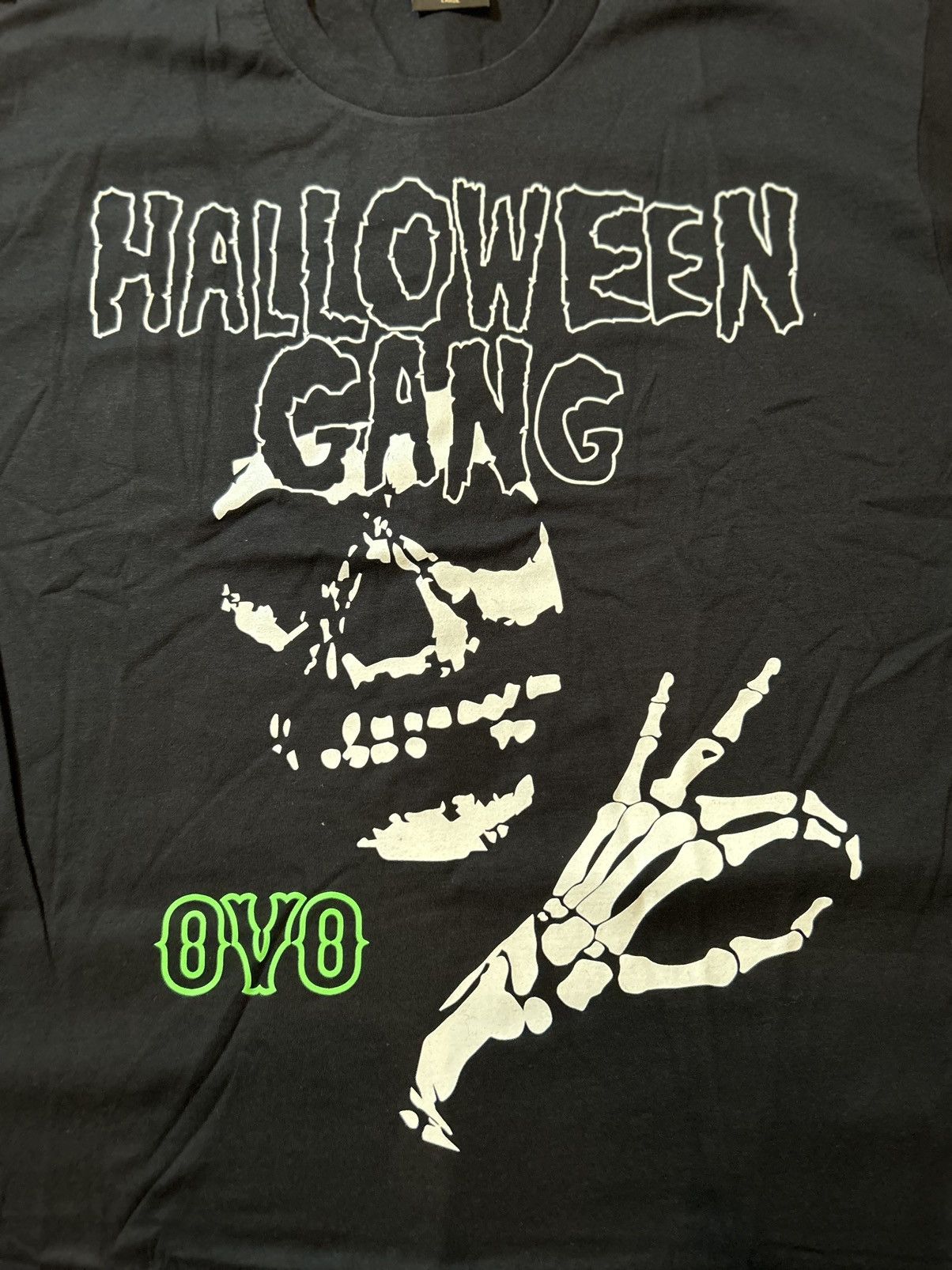 October's Very Own 2015 Glow in the Dark Halloween Tshirt Size US L / EU 52-54 / 3 - 1 Thumbnail