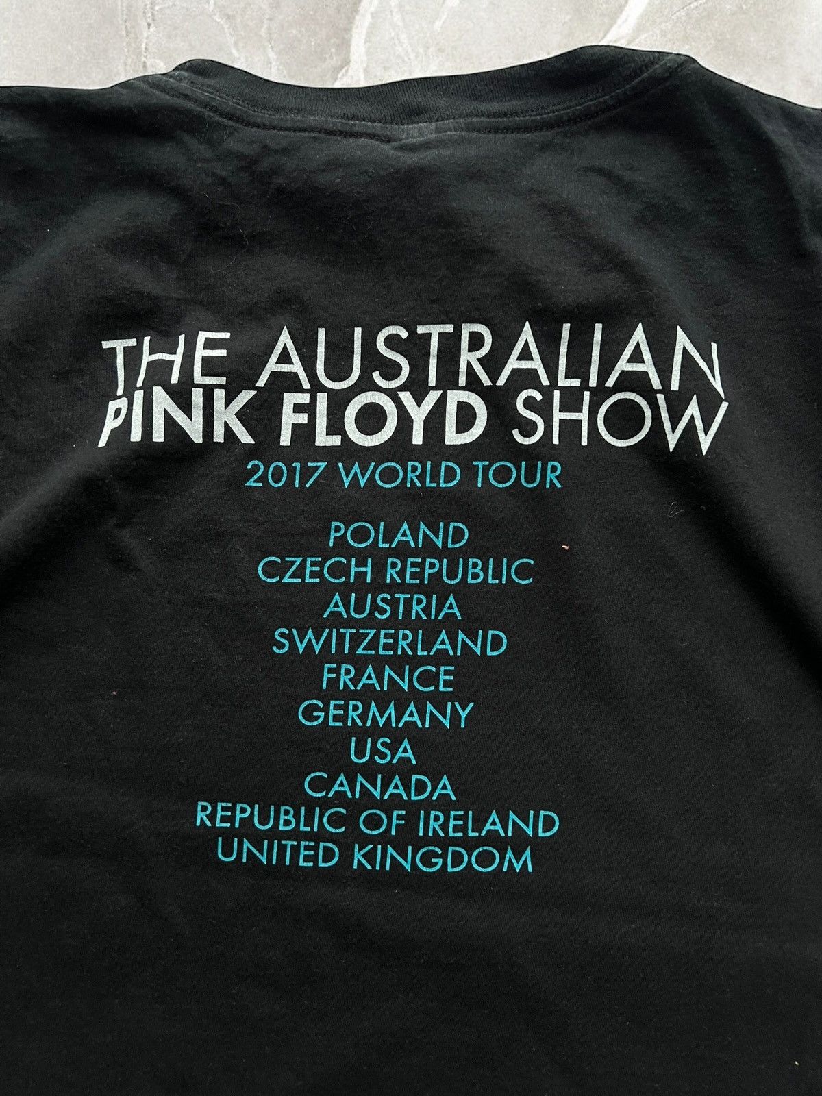 Band Tees × Pink Floyd × Vintage PINK FLOYD 2017 WORLD TOUR vintage rock band y2k tee T SHIRT Size US M / EU 48-50 / 2 - 2 Thumbnail