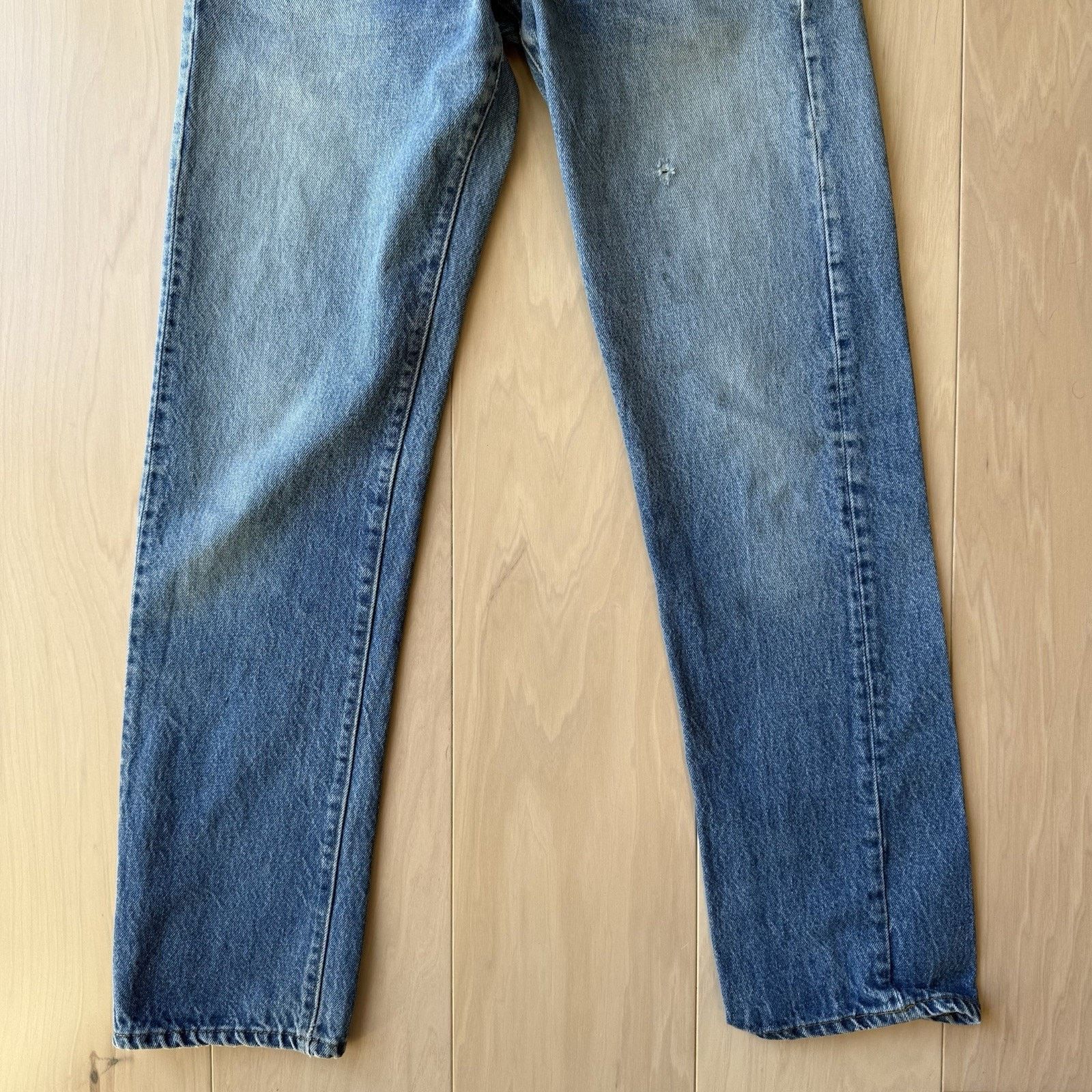 Levi's × Vintage Vintage Levis 501 Jeans 28 Blue 80s Medium Wash Made USA Size US 28 / EU 44 - 4 Thumbnail