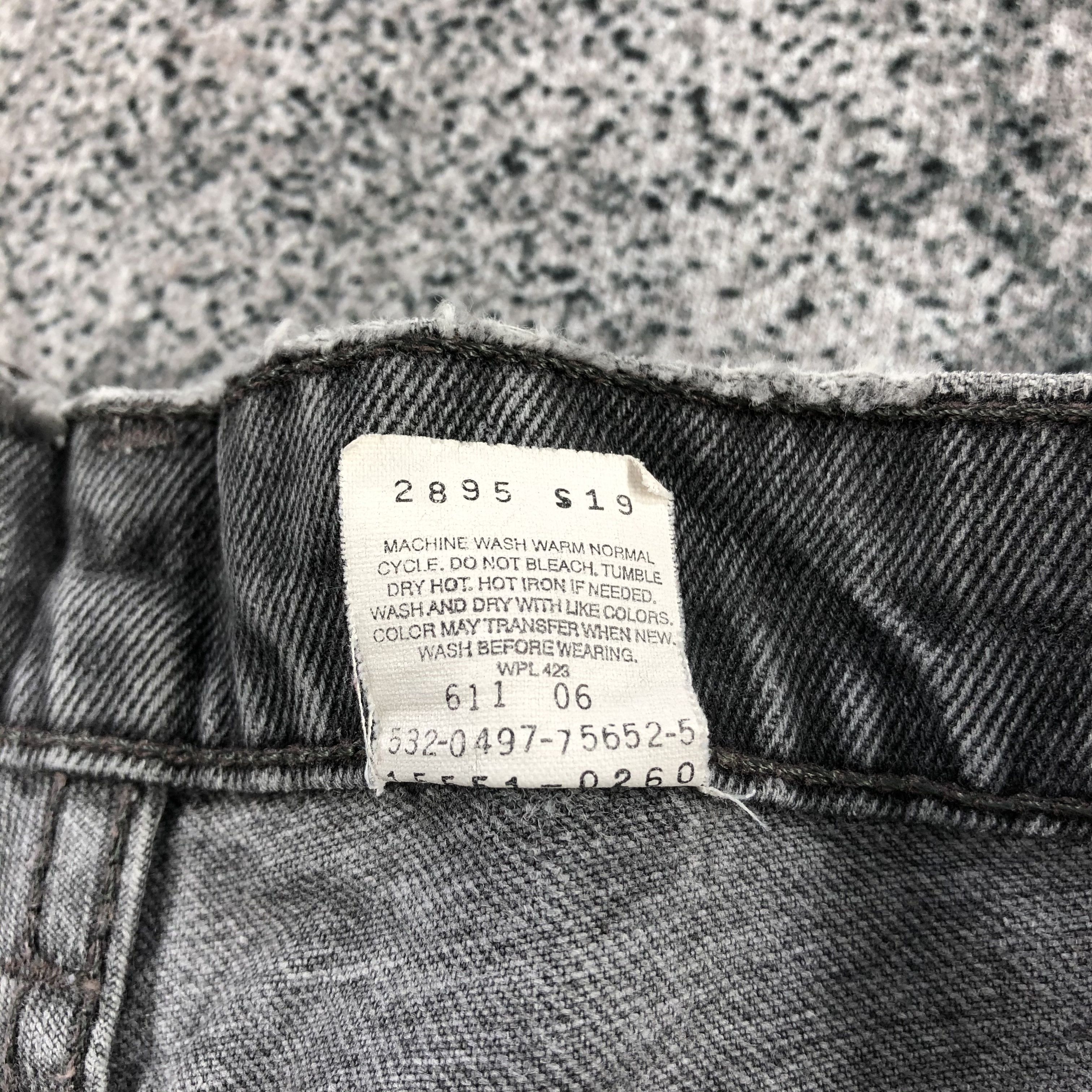 Levi's Vintage Levi's 550 Jeans Distress Faded Black Denim KJ843 Size US 27 - 14 Thumbnail