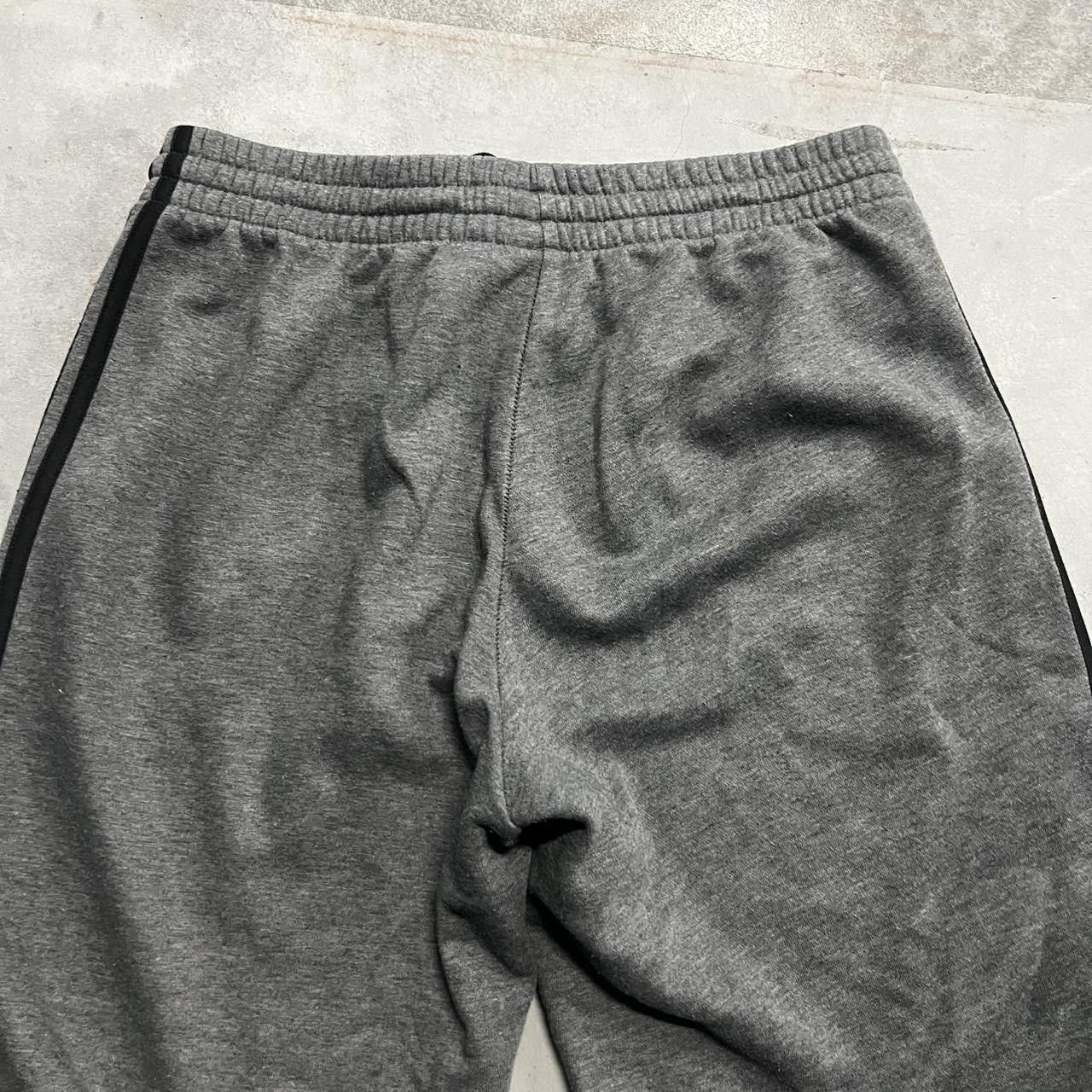 Vintage Crazy Vintage Y2K/2000s Baggy Grey Black Striped Adidas Sweatpants with adjustable waistband and pockets! Size US 34 / EU 50 - 6 Thumbnail