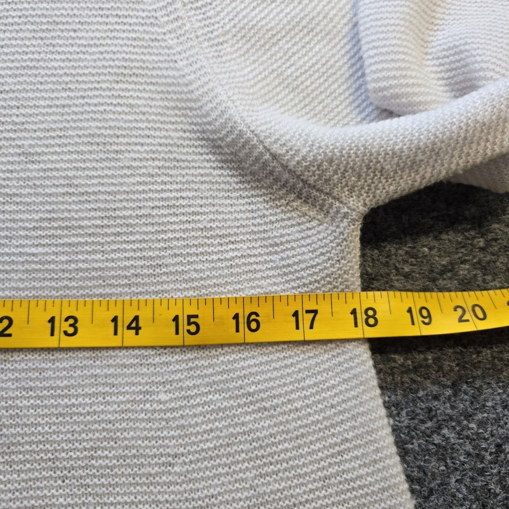 Vineyard Vines Vineyard Vines Sweater Womens Small Gray Wool Cashmere Minimal Capsule Casual Pullover Long Sleeve V-Neck Regular Size S / US 4 / IT 40 - 5 Thumbnail