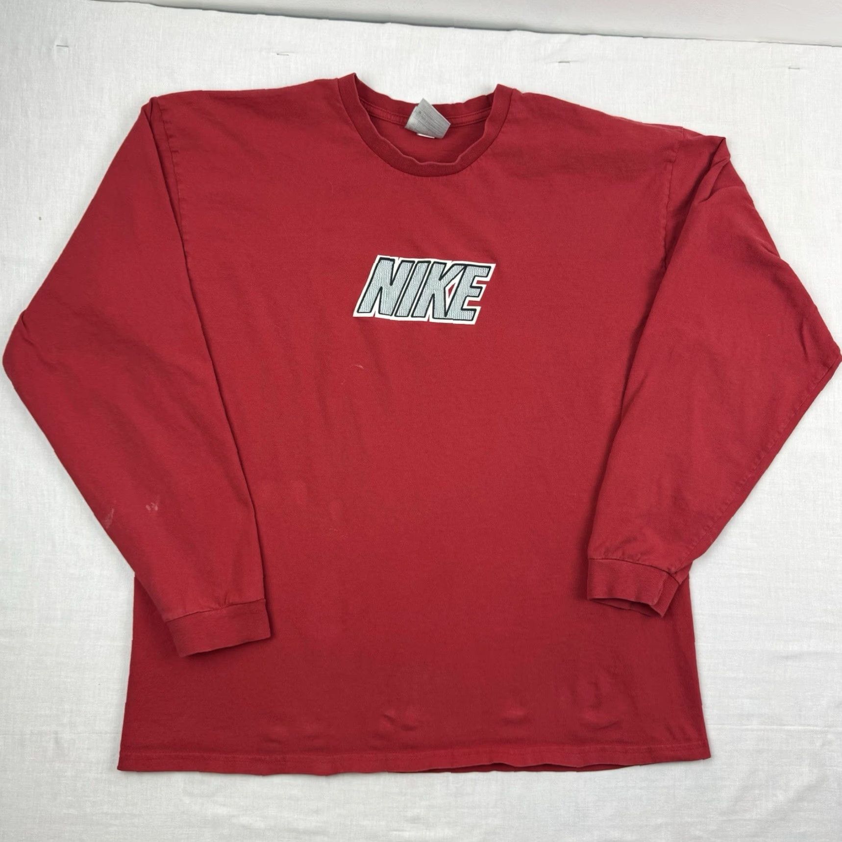 Nike VINTAGE Nike Long Sleeve Shirt Men XL Red Embroidered Grunge 90s Concert Style Crew Neck (Embroidered Silver Tag) Size US XL / EU 56 / 4 - 2 Thumbnail