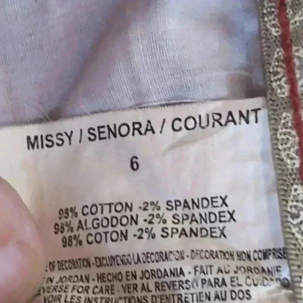 Designer Red Bandolino Misses Jeans Rear Pocket embroidered design Size 28" / US 6 / IT 42 - 5 Thumbnail