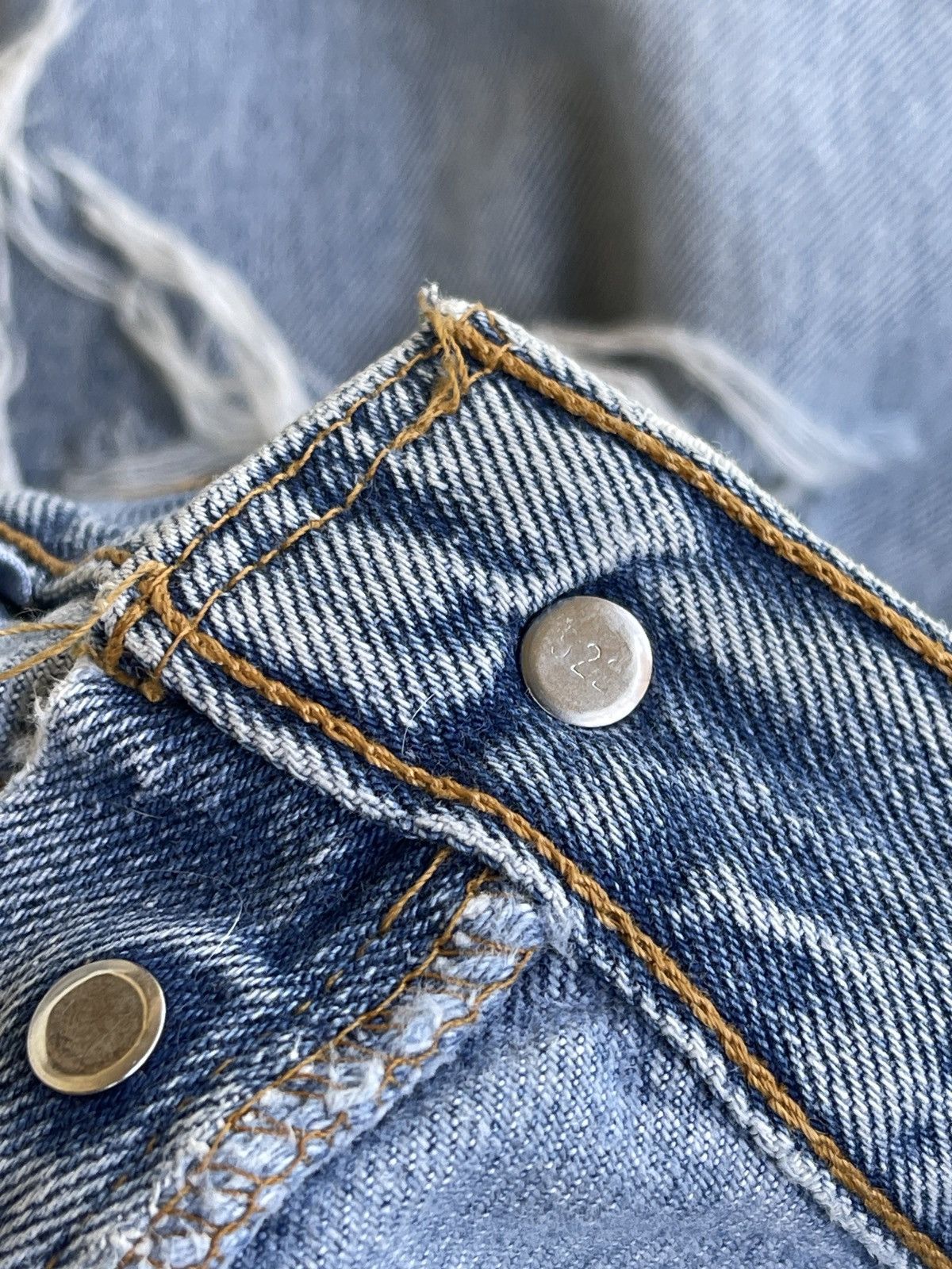 Levi's Vintage Clothing Vintage Levis 522 Ripped Distressed Denim Size US 32 / EU 48 - 14 Thumbnail