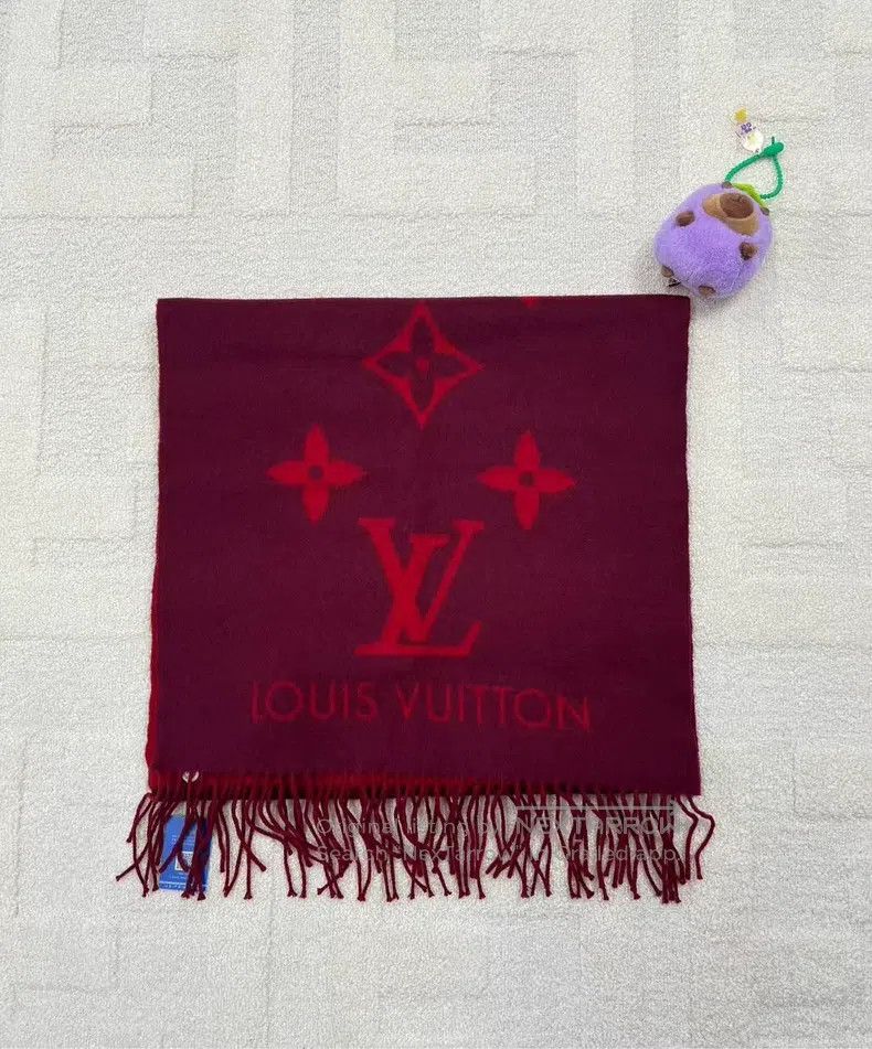 Louis Vuitton Louis Vuitton Red logo printed double-sided cashmere scarf Size ONE SIZE - 3 Thumbnail
