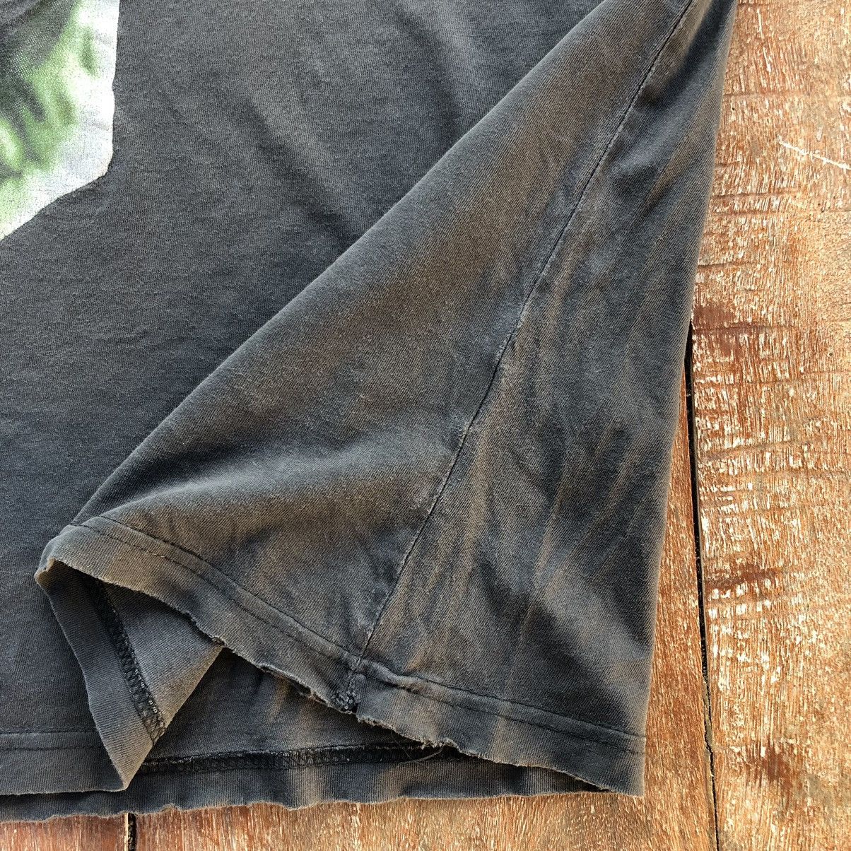 Liquid Blue Vintage 2007 Thrashed Faded Liquid Blue Skull Rare T Shirt Size US XXL / EU 58 / 5 - 6 Thumbnail