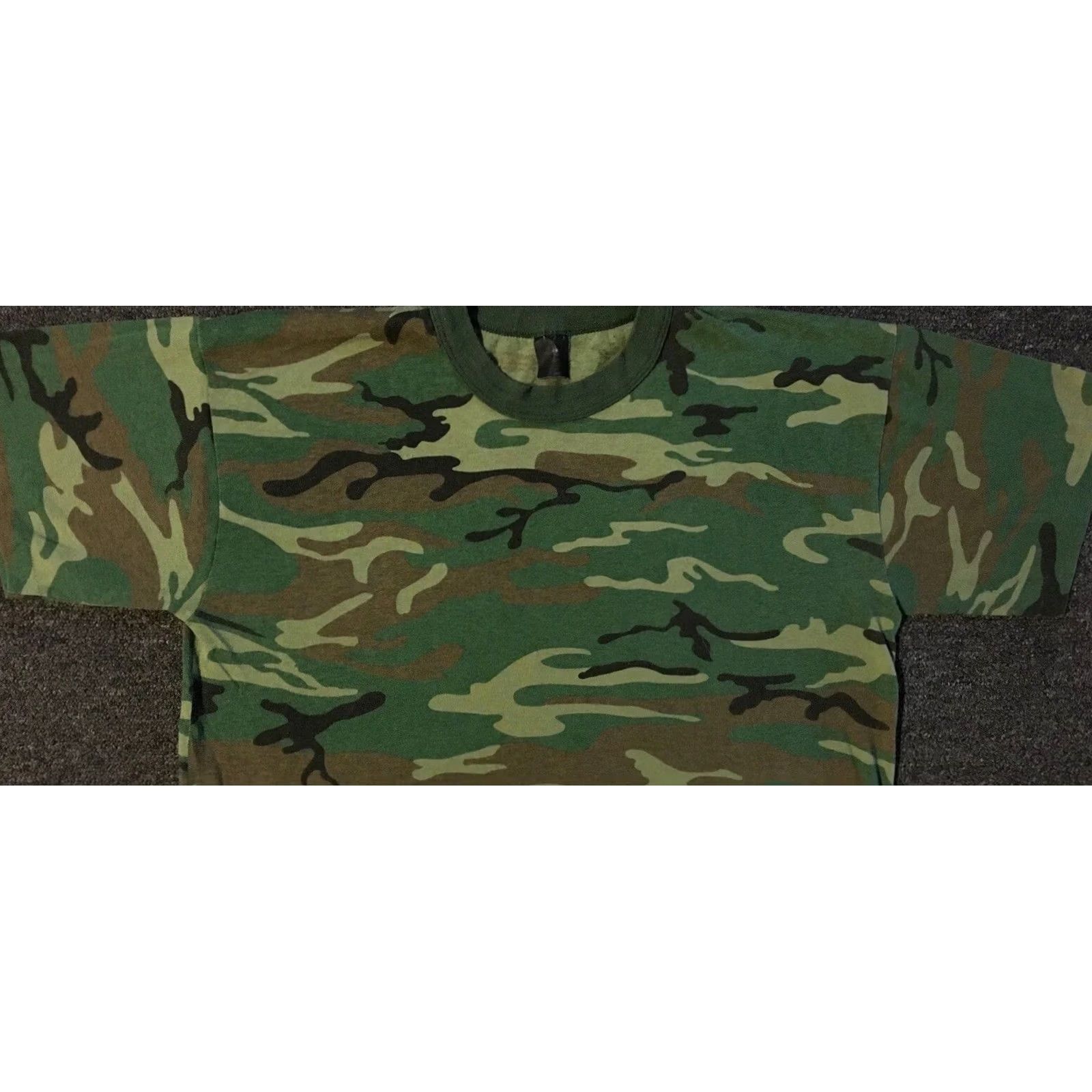 Vintage VINTAGE Faded Camo Shirt SINGLE STITCH Men’s T-Shirt L USA Army Grunge 90s PFU PE Biker Skate Punk Rock College Military Military USA All Over Print Size US L / EU 52-54 / 3 - 4 Thumbnail