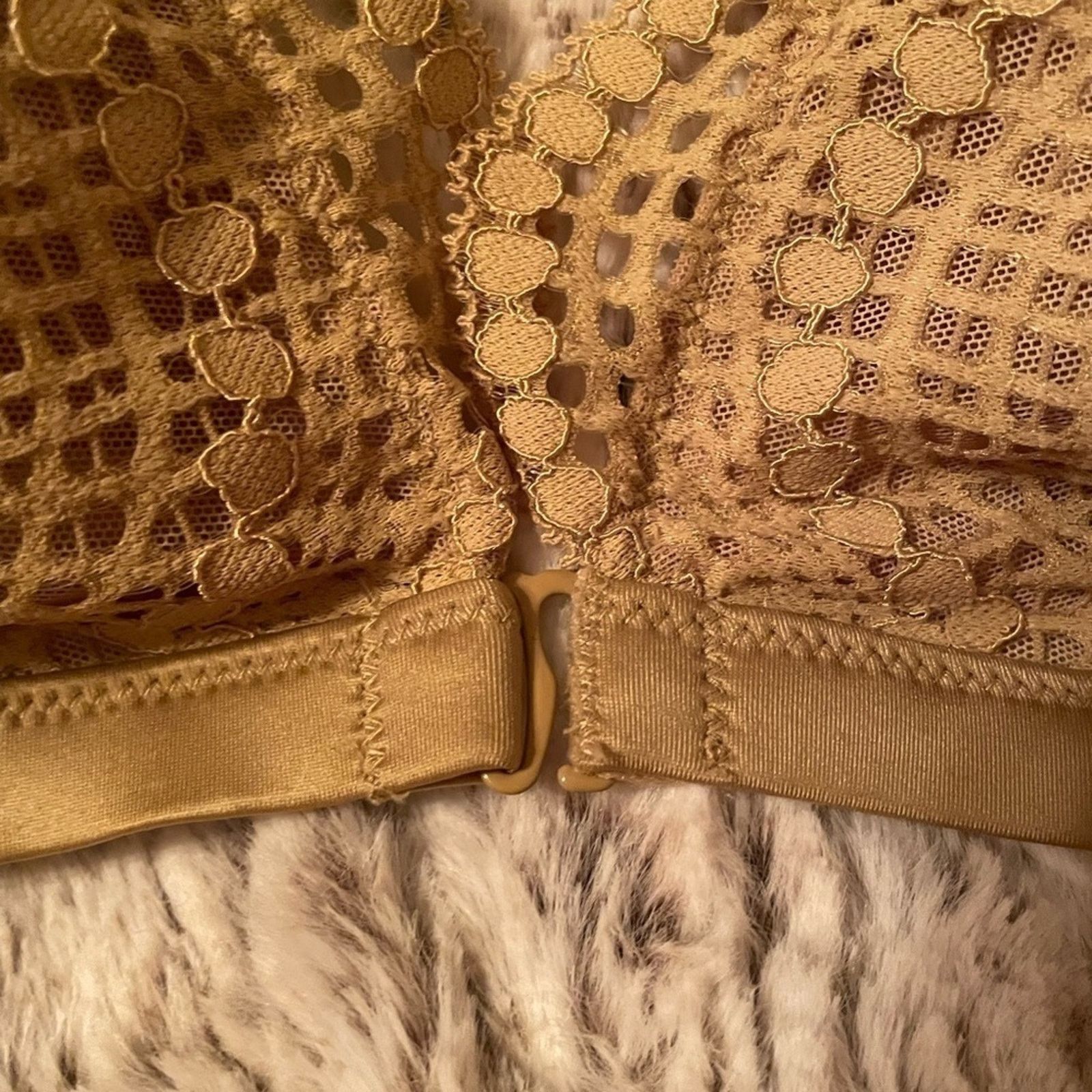 Victoria's Secret Victoria’s Secret Bralette Scalloped Lace VS Bralette Olive Size ONE SIZE - 3 Thumbnail