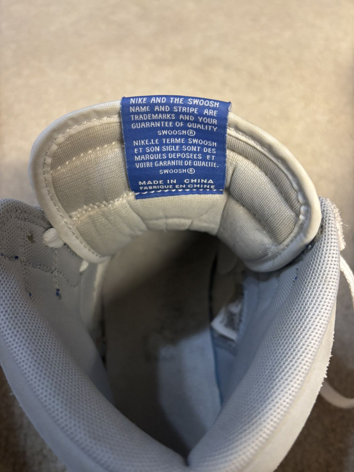 Jordan Brand Size 10.5 - Jordan 1 Retro OG High Hyper Royal Smoke Grey Size US 10.5 / EU 43-44 - 8 Thumbnail