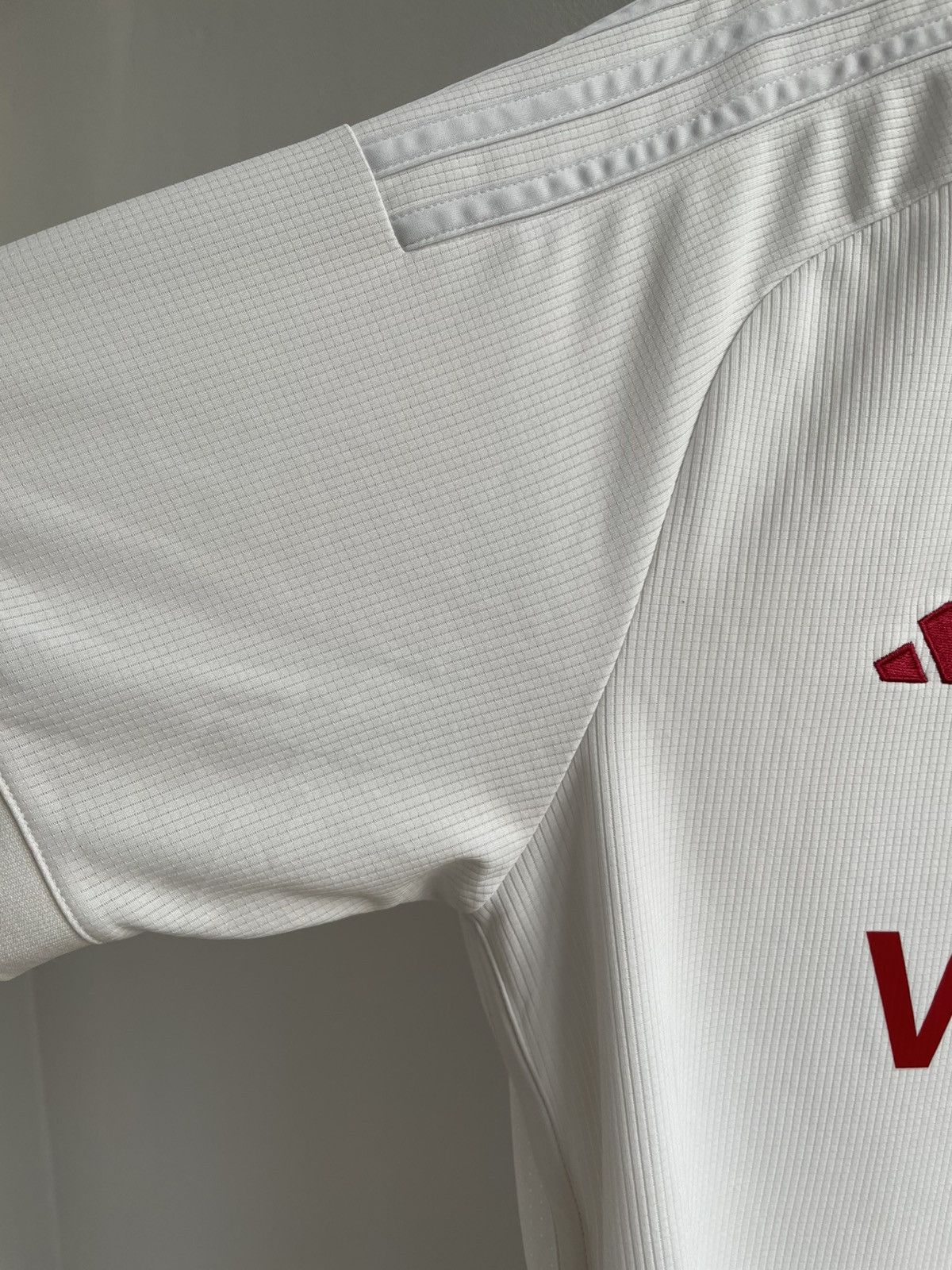 Other MANCHESTER UNITED 2023 2024 SOCCER FOOTBALL SHIRT 29H001 Size US L / EU 52-54 / 3 - 12 Thumbnail