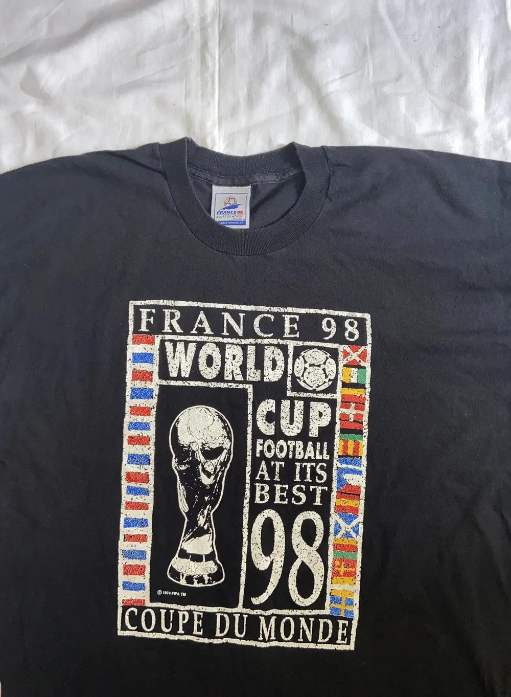 Vintage 1998 VINTAGE FIFA WORLD CUP FRANCE SOCCER FOOTBALL T SHIRT Size US XL / EU 56 / 4 - 2 Thumbnail
