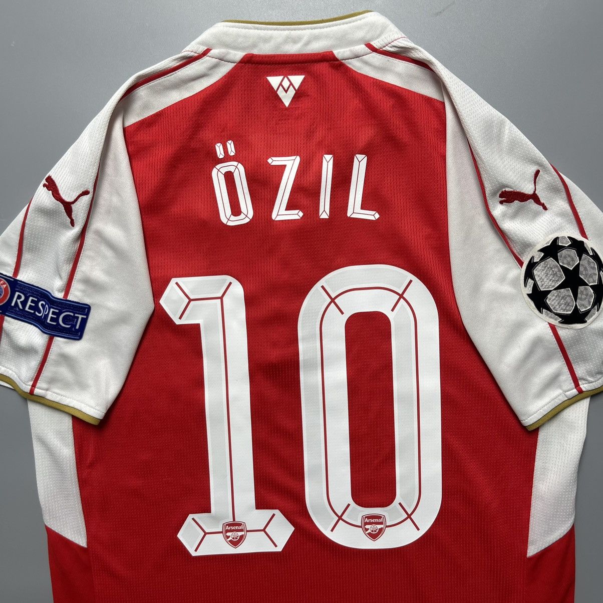 Puma ARSENAL PUMA 2015/2016 FOOTBALL SOCCER HOME JERSEY #10 OZIL Size US S / EU 44-46 / 1 - 9 Thumbnail