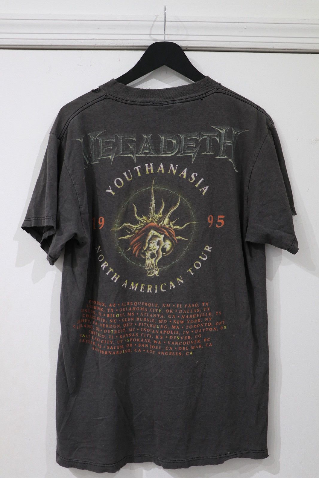 Vintage Vintage 1995 Megadeth Youthanasia Tour T-Shirt Size L Size US L / EU 52-54 / 3 - 4 Thumbnail