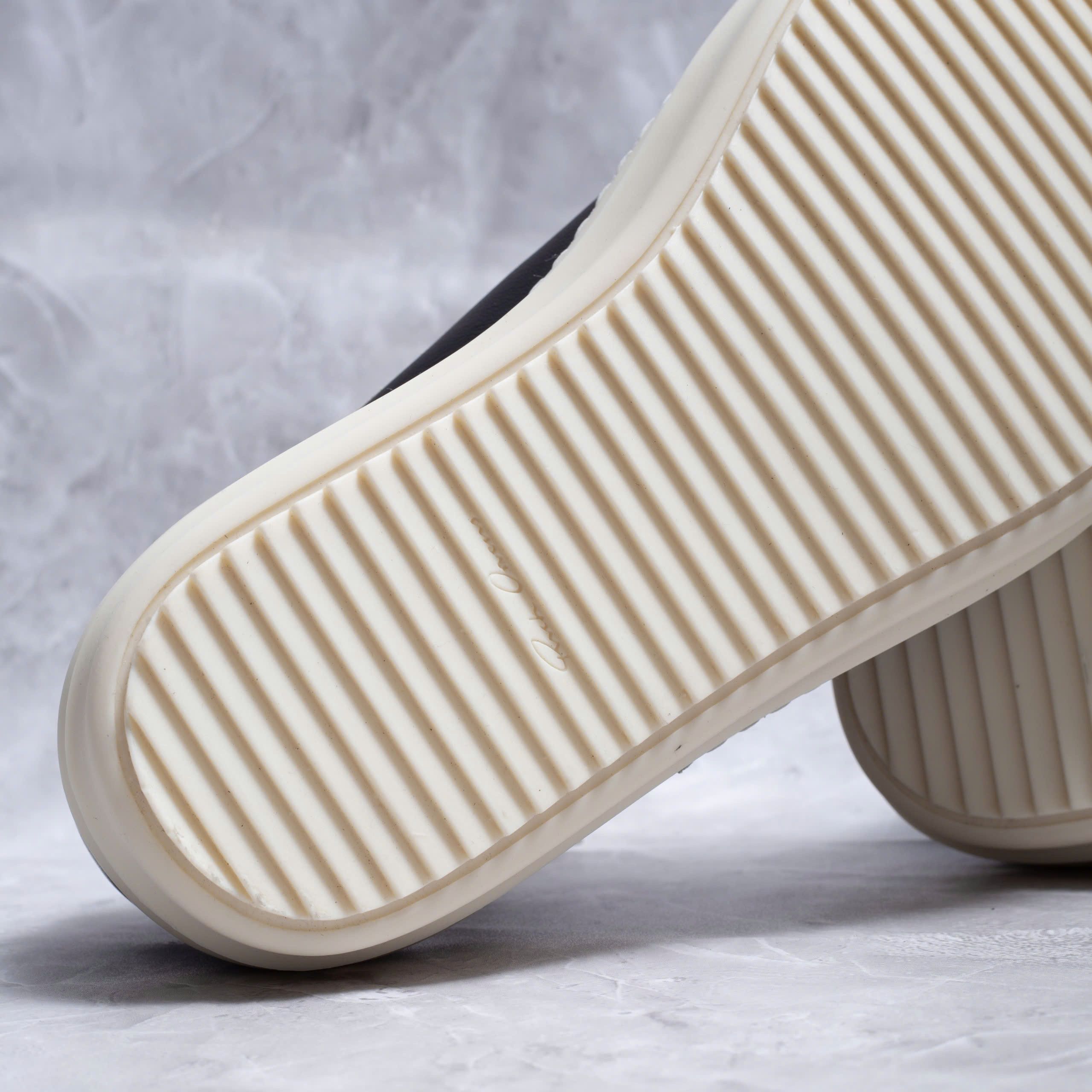 Rick Owens RICK OWEN Vintage Sneaks Sneakers Size US 7 / EU 40 - 13 Thumbnail