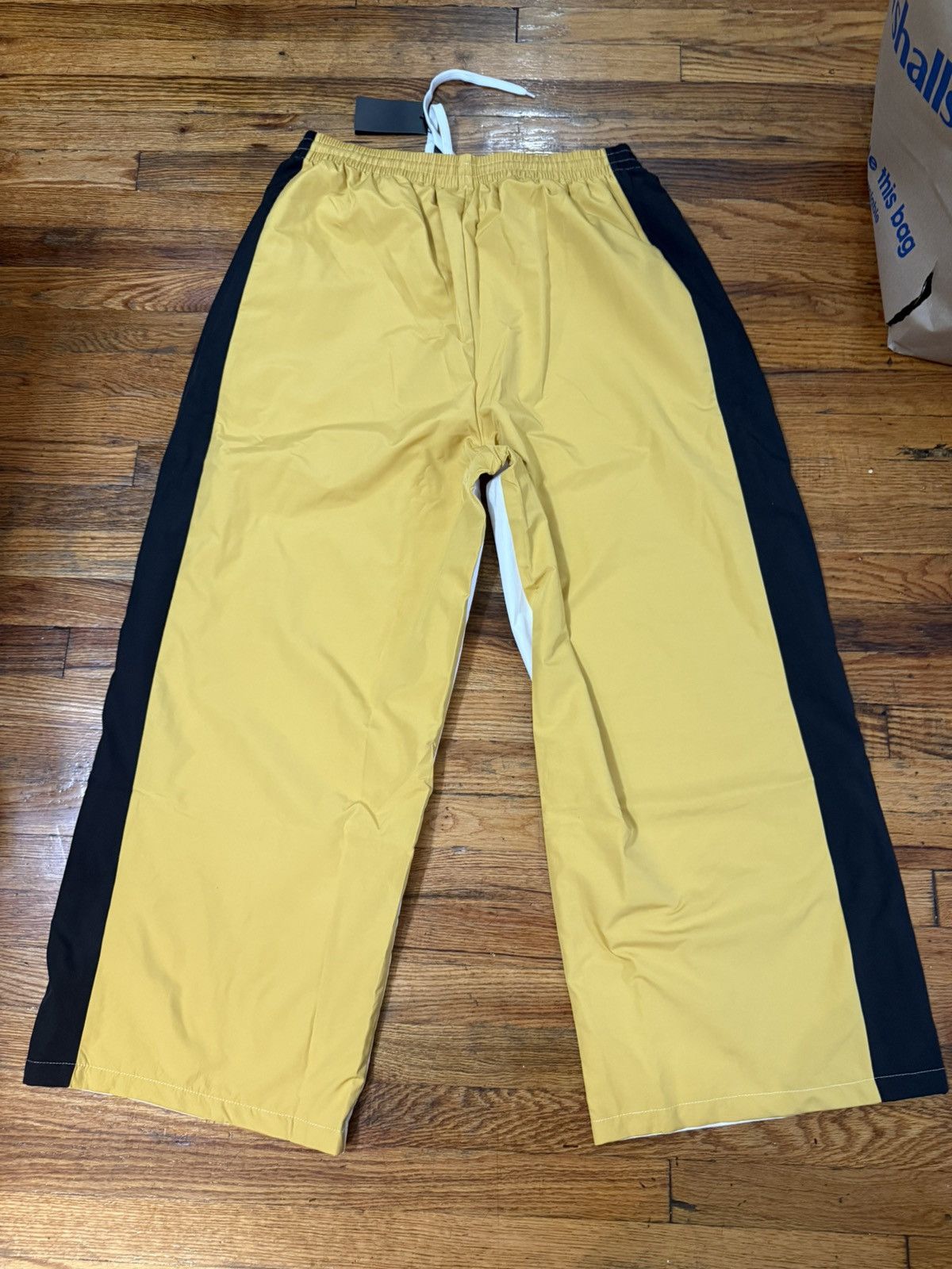 The GV Gallery The GV Gallery Half Half Sweats Size Medium Size US 32 / EU 48 - 5 Thumbnail