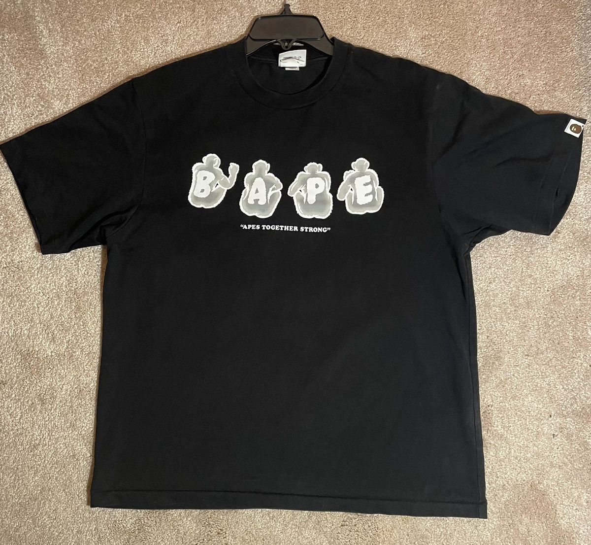 BAPE® APES TOGETHER STRONG Tシャツ　エイプ BAPE® APES TOGETHER STRONG Tシャツ エイプ Bape Bape “ Apes