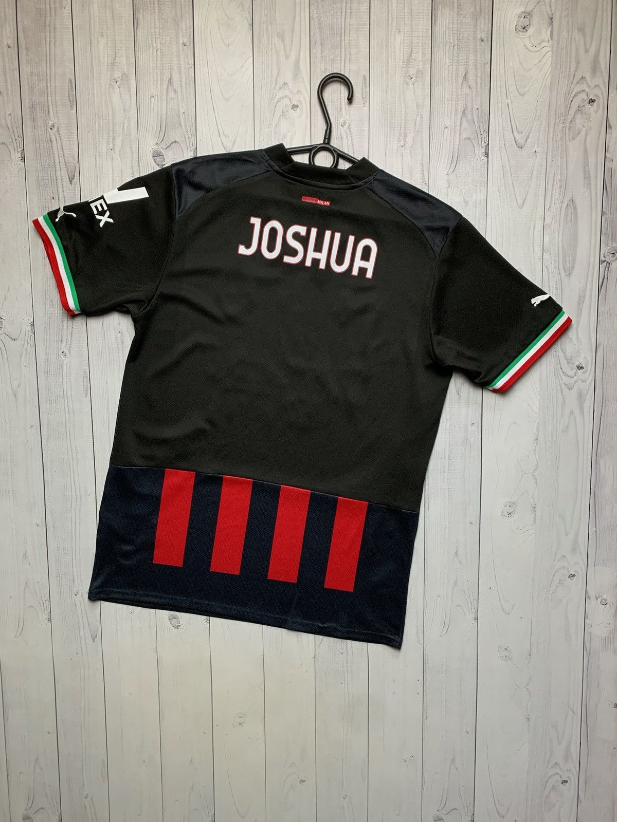 Puma × Vintage Vintage AC Milan soccer jersey size M puma Joshua rare Size US M / EU 48-50 / 2 - 8 Thumbnail