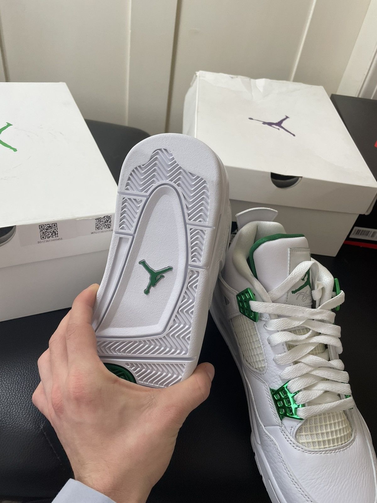 Jordan Brand Air Jordan Metallic Green Size US 8.5 / EU 41-42 - 3 Thumbnail