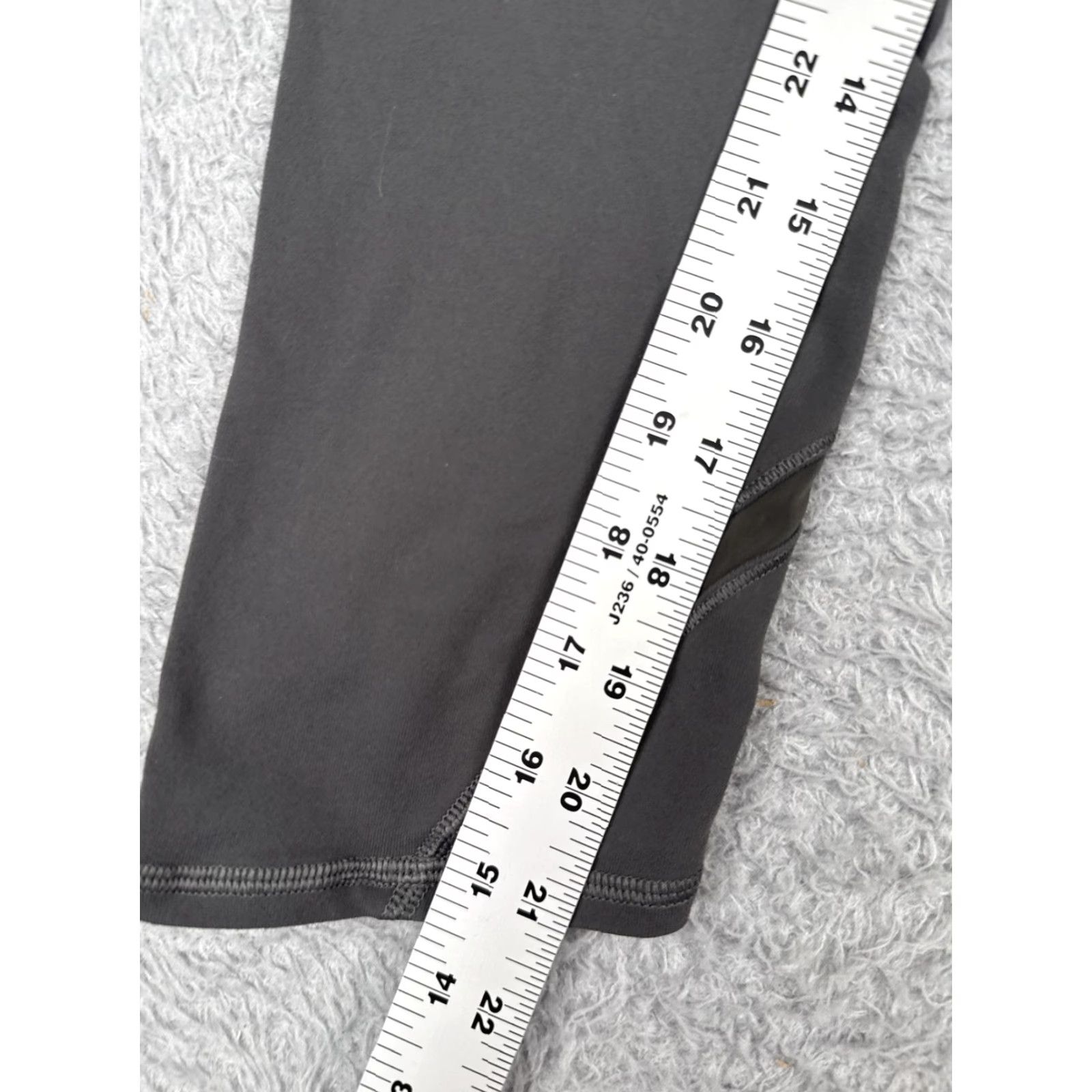 Lululemon Lululemon Cropped Leggings Womens 4 Gray 22" Yoga Pants Athletic Running Size 27" / US 4 / IT 40 - 7 Thumbnail