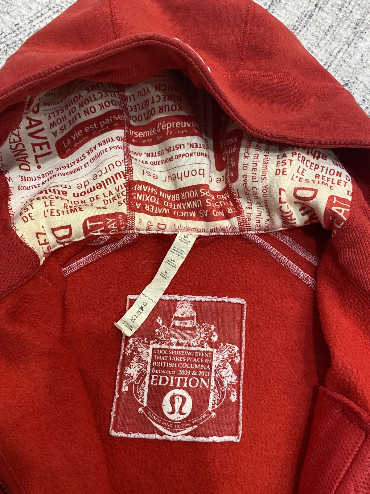 Lululemon Lululemon Vintage 2010 Vancouver Winter Olympics SE Size US M / EU 48-50 / 2 - 7 Thumbnail