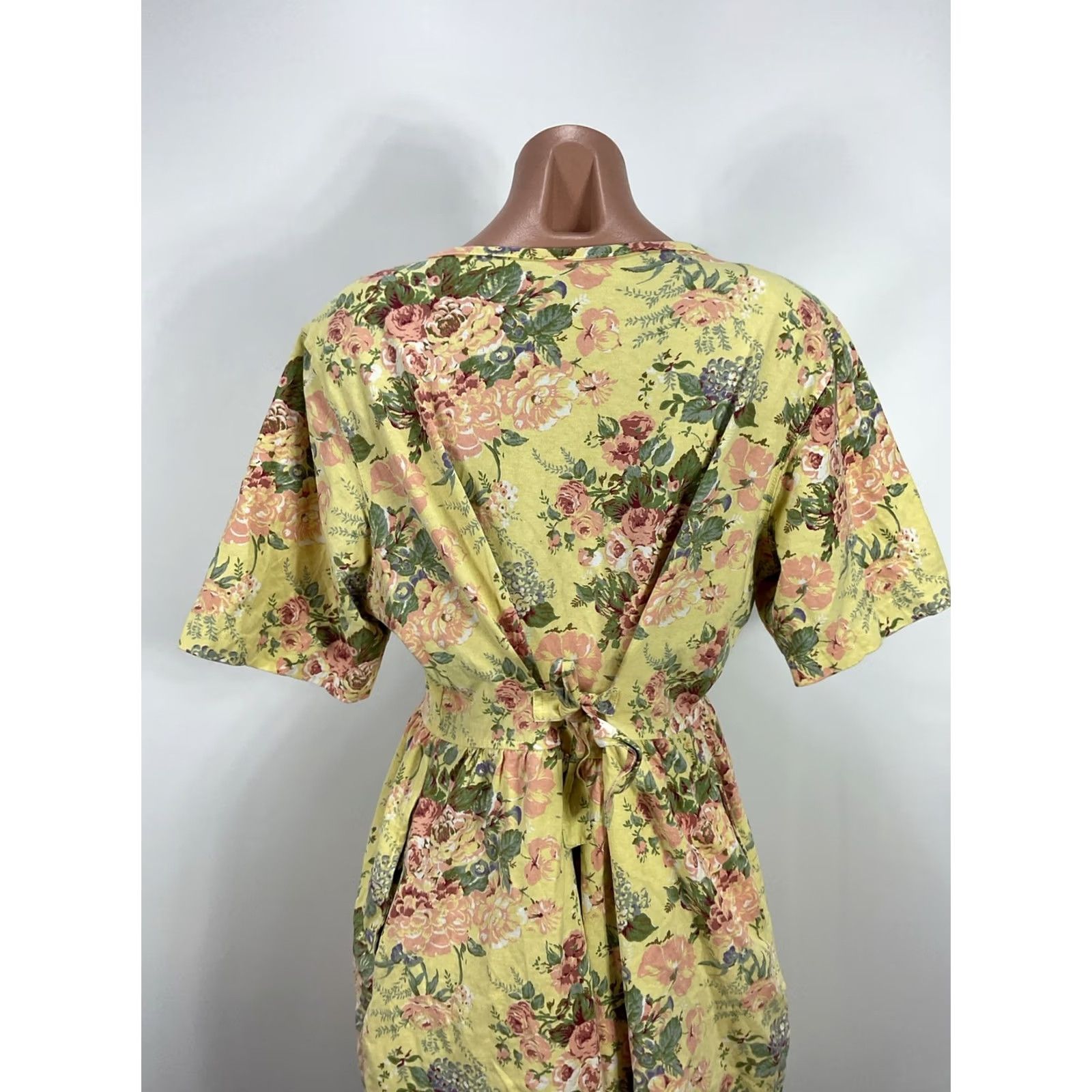 Vintage New Look Dress Womens 1XL Yellow Floral Cottagecore Puffy Sleeves V-Waist Button Pleated 80s, Women's — image 6 of 6