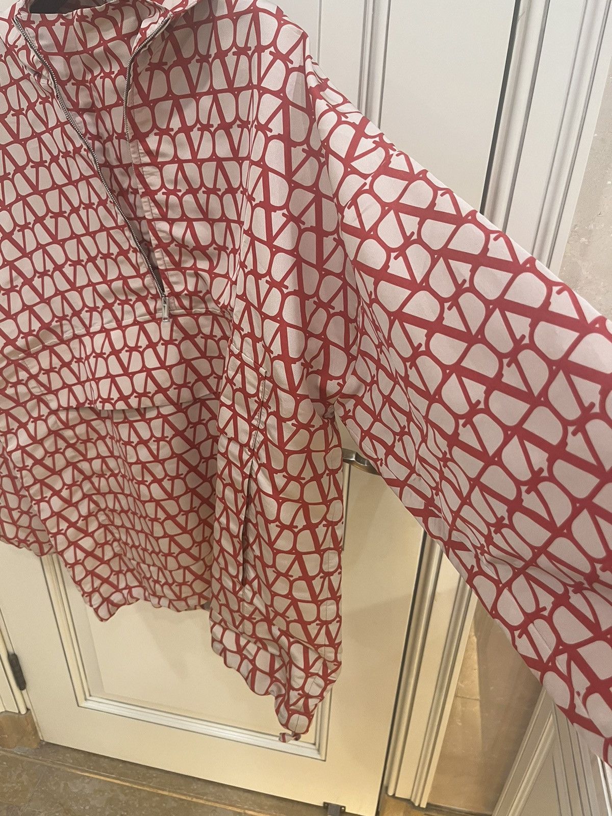 Valentino SILK FAILLE ANORAK WITH ALL-OVER TOILE ICONOGRAPHE PRINT Size US S / EU 44-46 / 1 - 21 Thumbnail