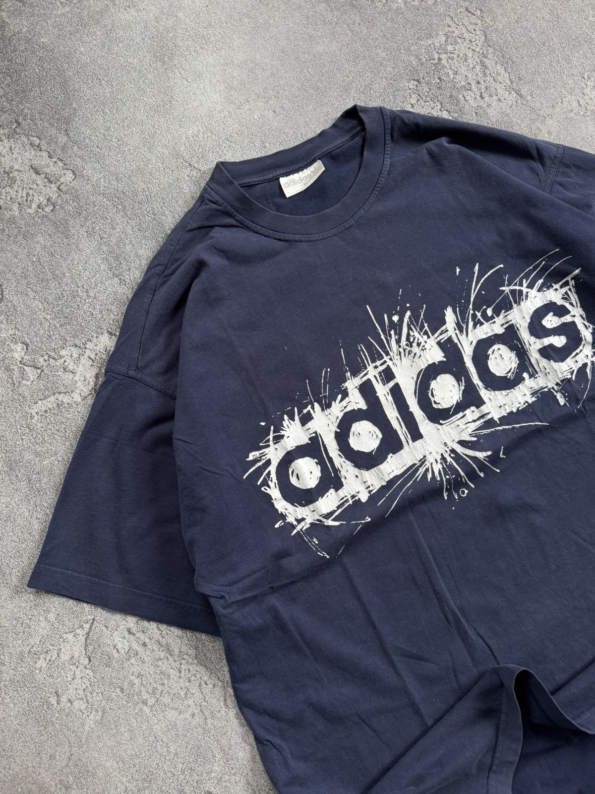 Adidas Adidas XL/size big logo retro vintage tee t-shirts 90s Size US XL / EU 56 / 4 - 2 Thumbnail