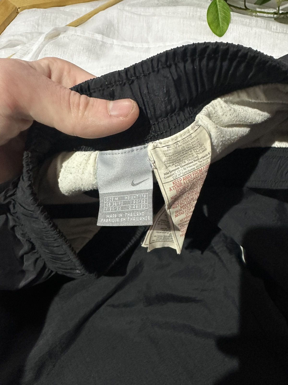 Nike VTG Nike Nylon Drill Black Track Pants Mens Size M Size US 32 / EU 48 - 7 Thumbnail