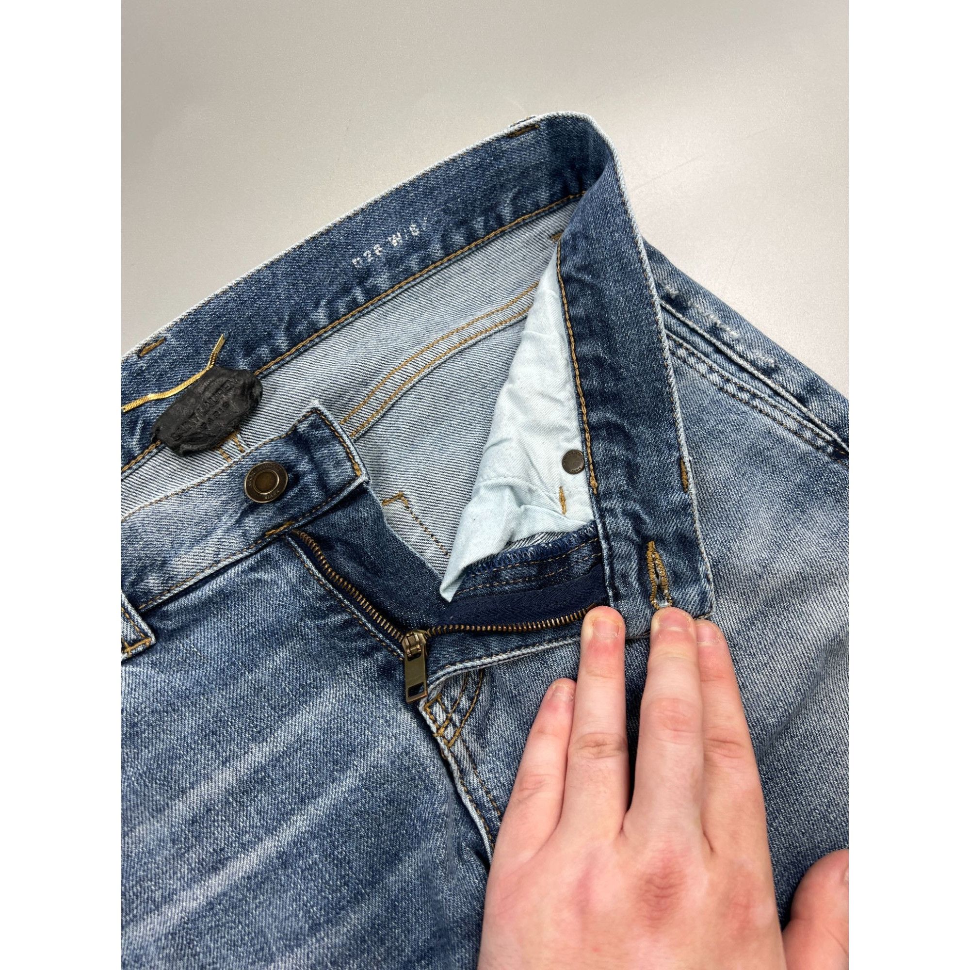 Hedi Slimane × Saint Laurent Paris Saint Laurent D26 By Hedi Slimane Denim Jeans Pants (Y0798) Size 27" / US 4 / IT 40 - 6 Thumbnail