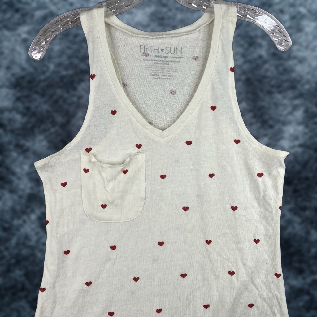 Vintage Fifth Sun Tank Womens M Red Hearts Print Pocket V Neck Knit Boho Novelty Fun Shirt Bodice? Size M / US 6-8 / IT 42-44 - 1 Thumbnail