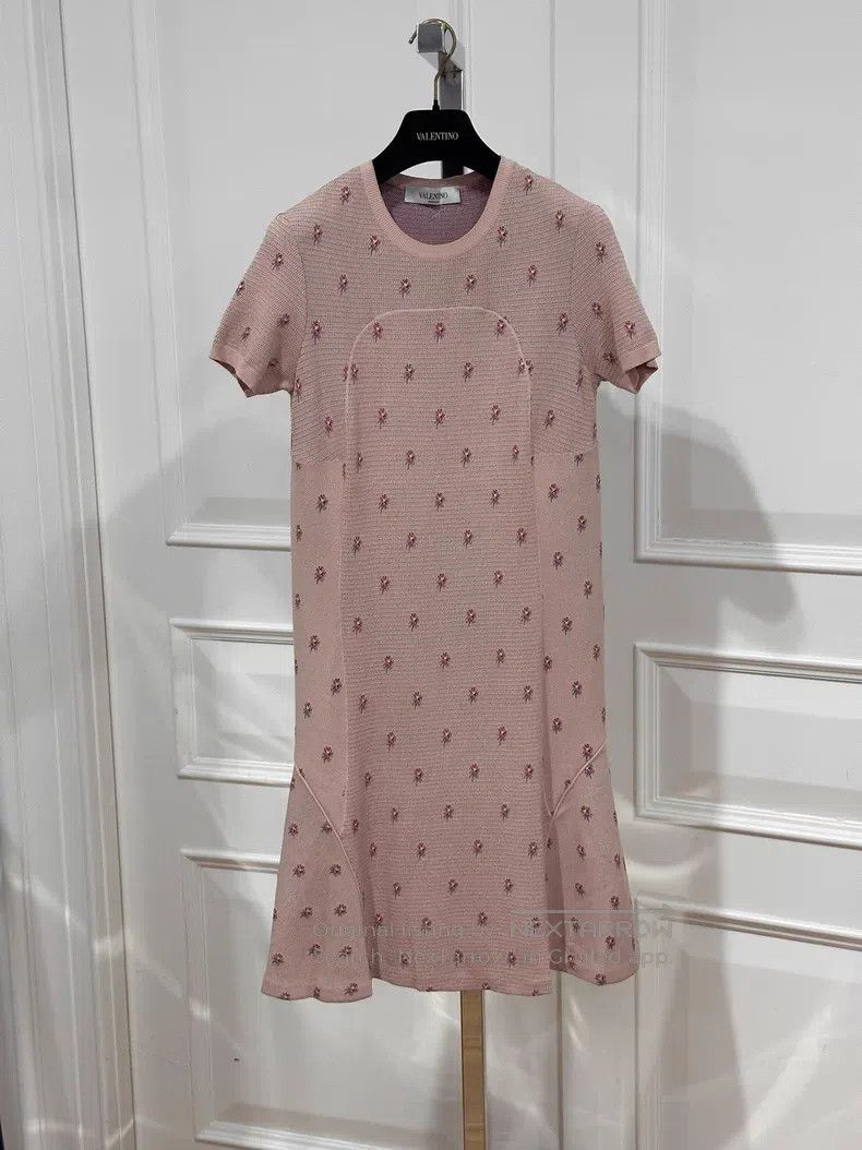 Valentino Valentino Pink rose short-sleeved dress Size M / US 6-8 / IT 42-44 - 1 Thumbnail
