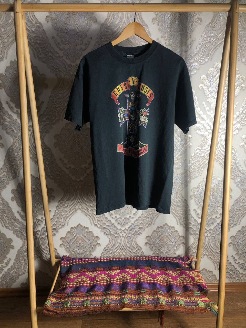 Band Tees VINTAGR GUNS N ROSES WORLD TOUR T-SHIRT METAL PUNK Y2K 90s Size US L / EU 52-54 / 3 - 1 Thumbnail