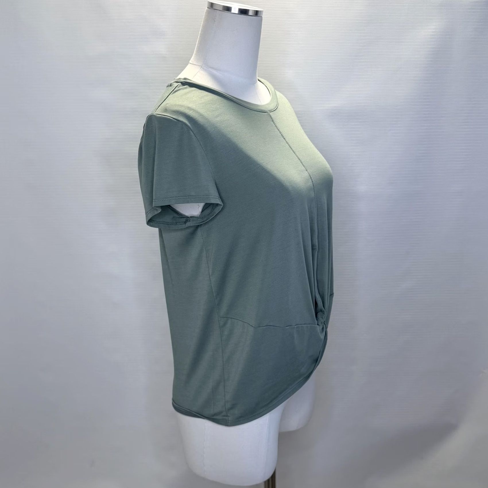 Athleta Athleta Shirt Womens Small Green Short Sleeve Twist Front Lightweight Top Size S / US 4 / IT 40 - 2 Thumbnail