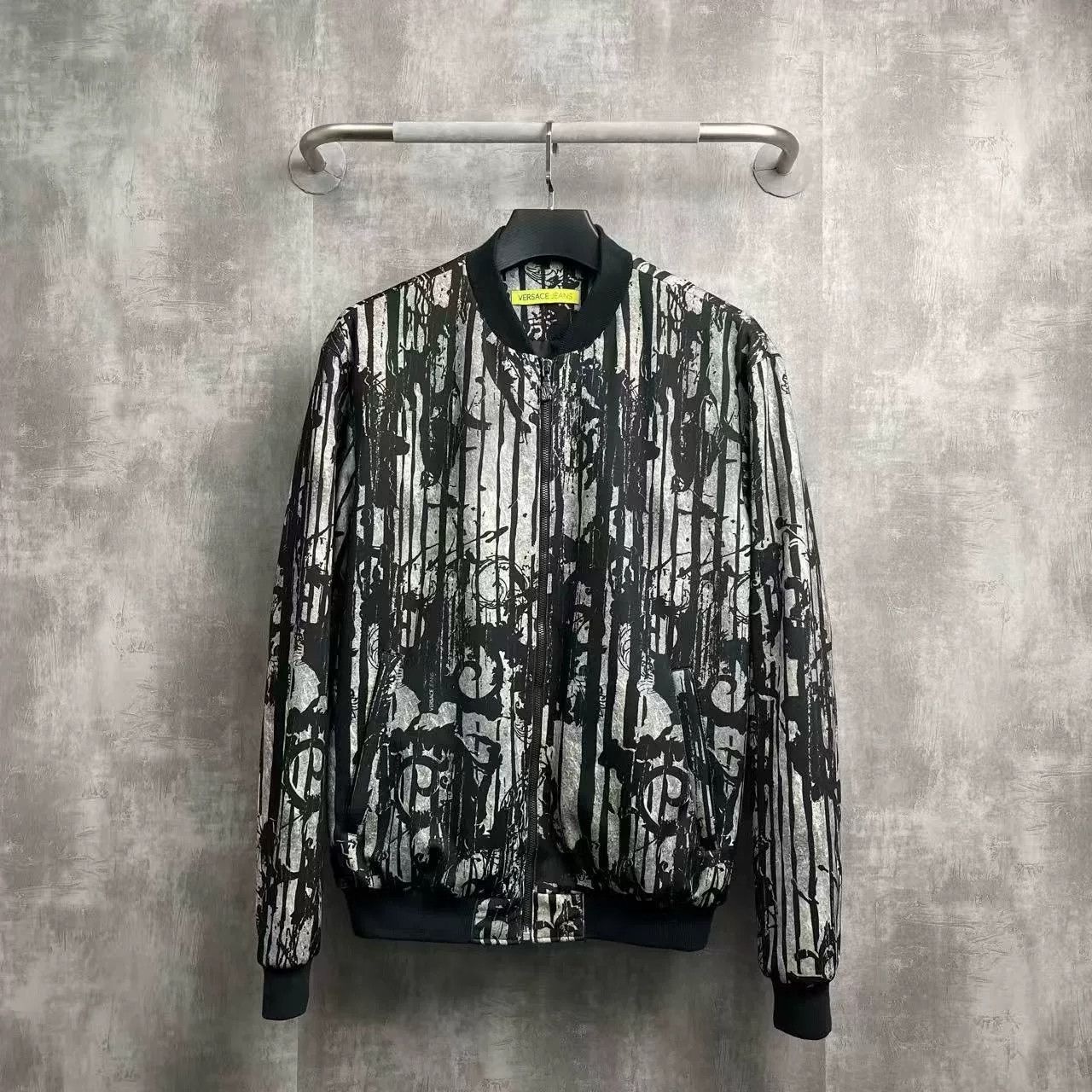 Versace Jeans Couture Versace Jeans Baroque Zip Baseball Jacket Size US M / EU 48-50 / 2 - 1 Thumbnail