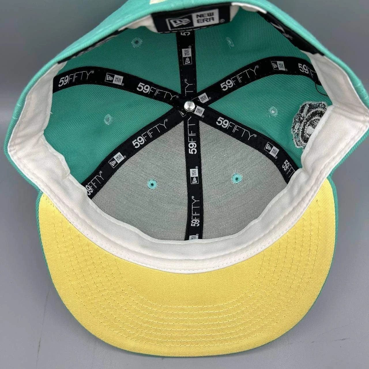 New Era Chicago White Sox Hat Men 7 3/8 Blue Yellow MLB Fitted Cap Size ONE SIZE - 2 Thumbnail