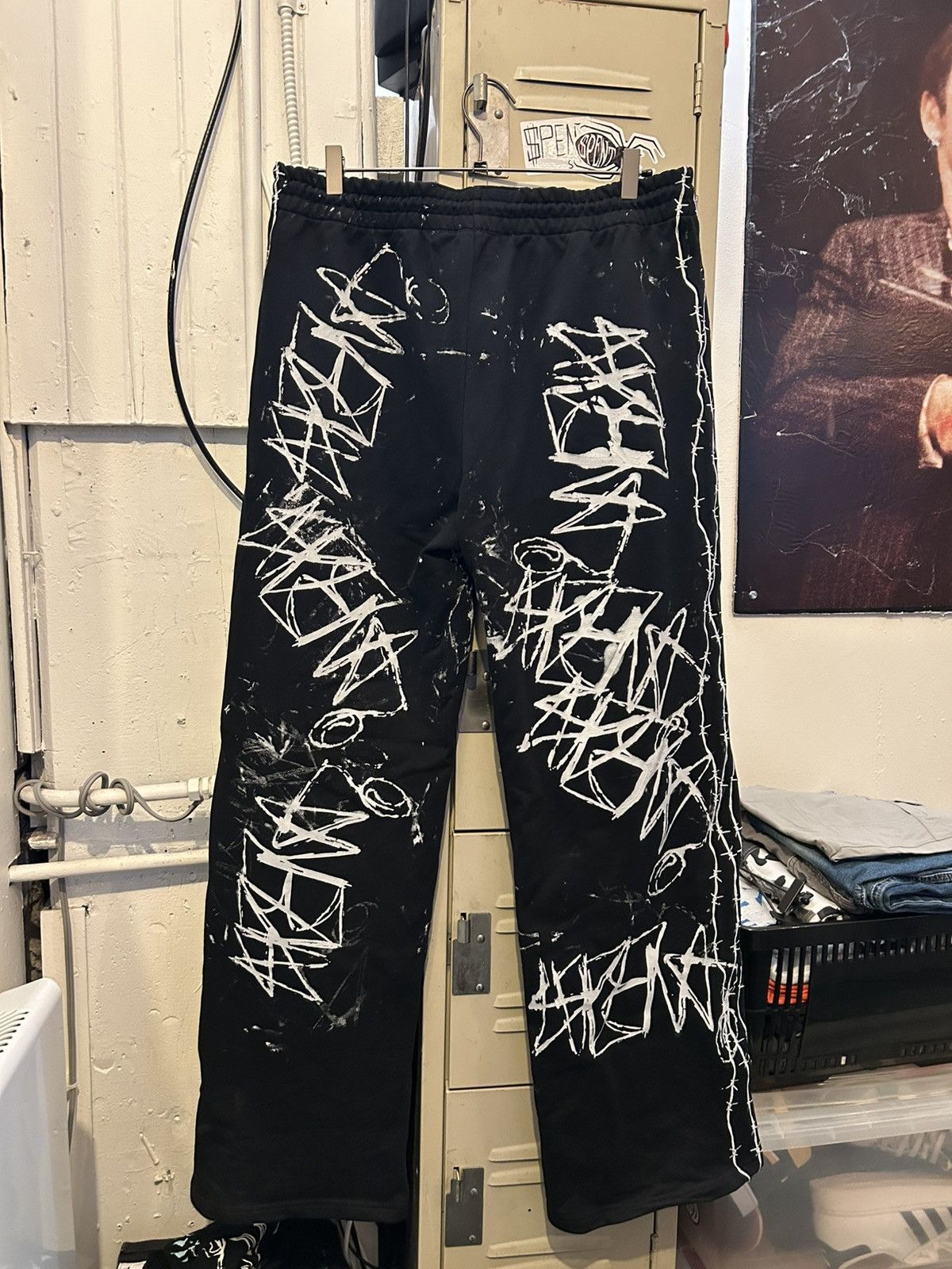 Other All over print signature barbed wire sweatpants Size US 34 / EU 50 - 2 Thumbnail