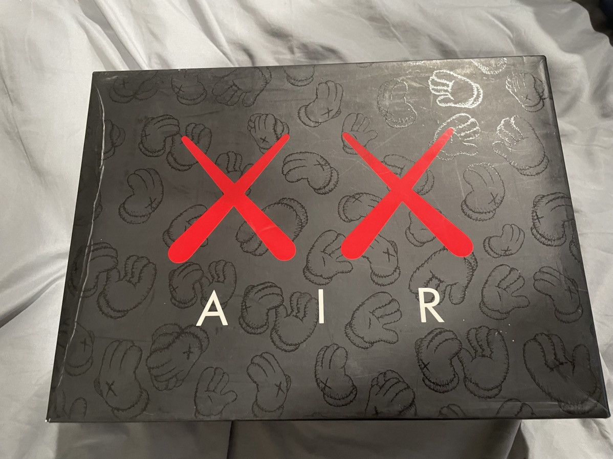 Jordan Brand Air Jordan 4 Kaws 2017 Black Size 10.5 Size US 10.5 / EU 43-44 - 14 Thumbnail
