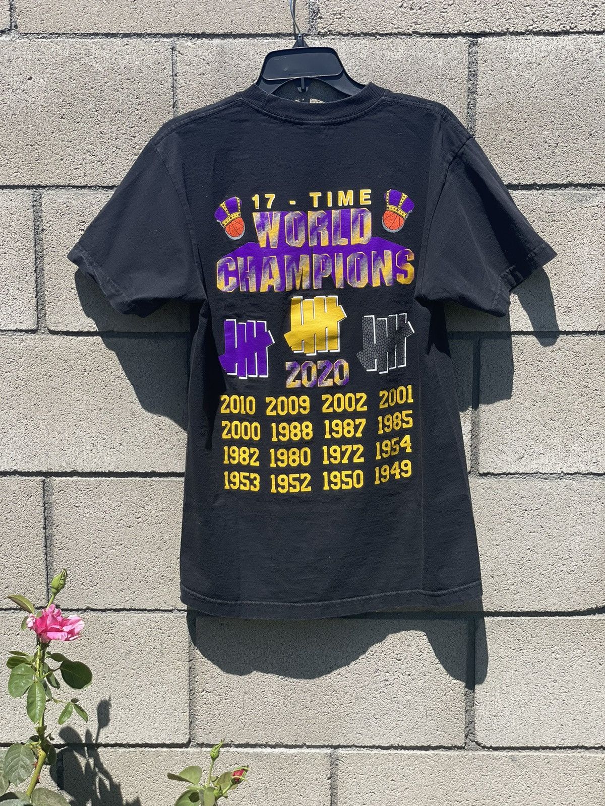 Undefeated Undefeated Lakers NBA Champions Tee Size US M / EU 48-50 / 2 - 2 Thumbnail