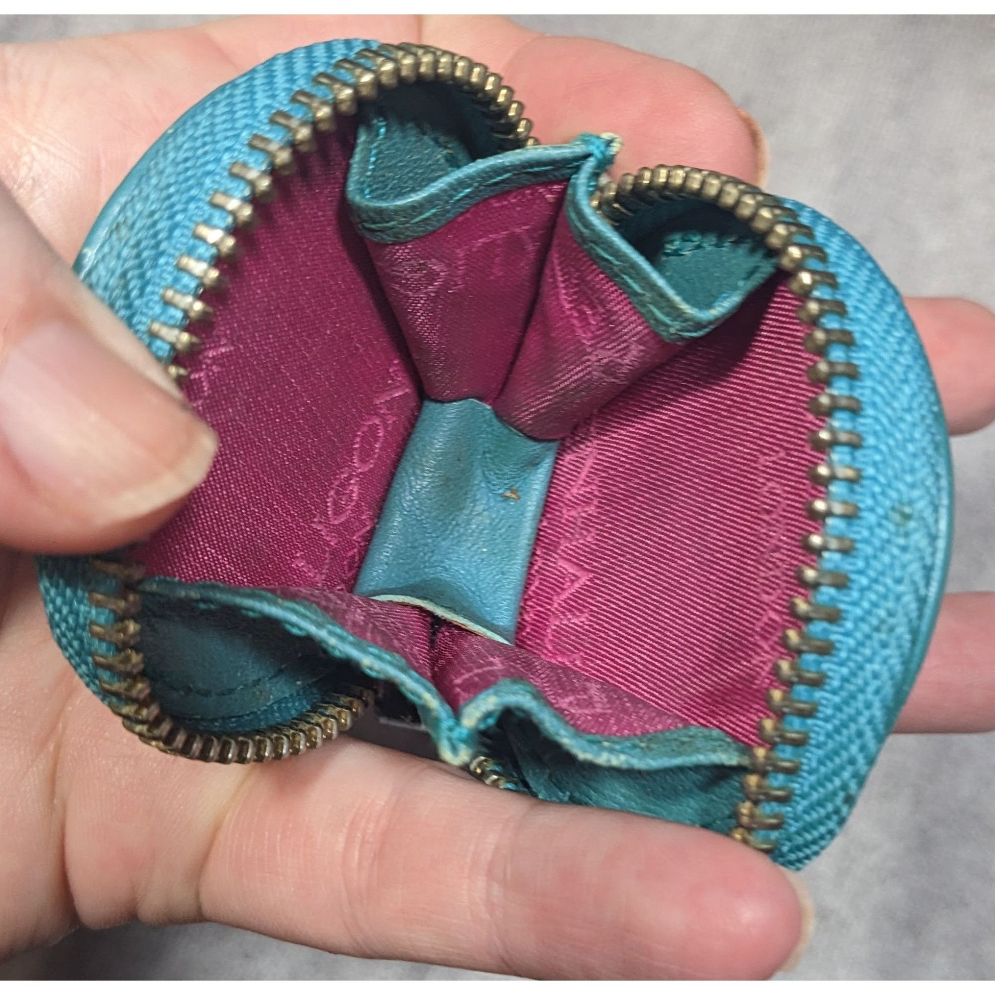 Other Vintage Penhaligon's Of London Round Blue Zipper Coin Purse Size ONE SIZE - 8 Thumbnail