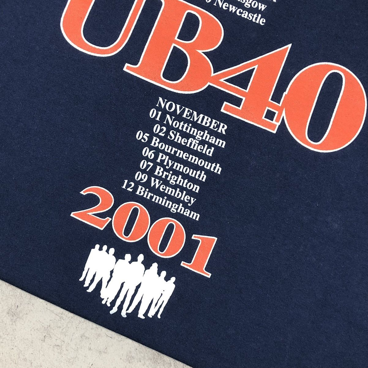 Band Tees 2001 UB40 Cover Up Tee Size US L / EU 52-54 / 3 - 18 Thumbnail