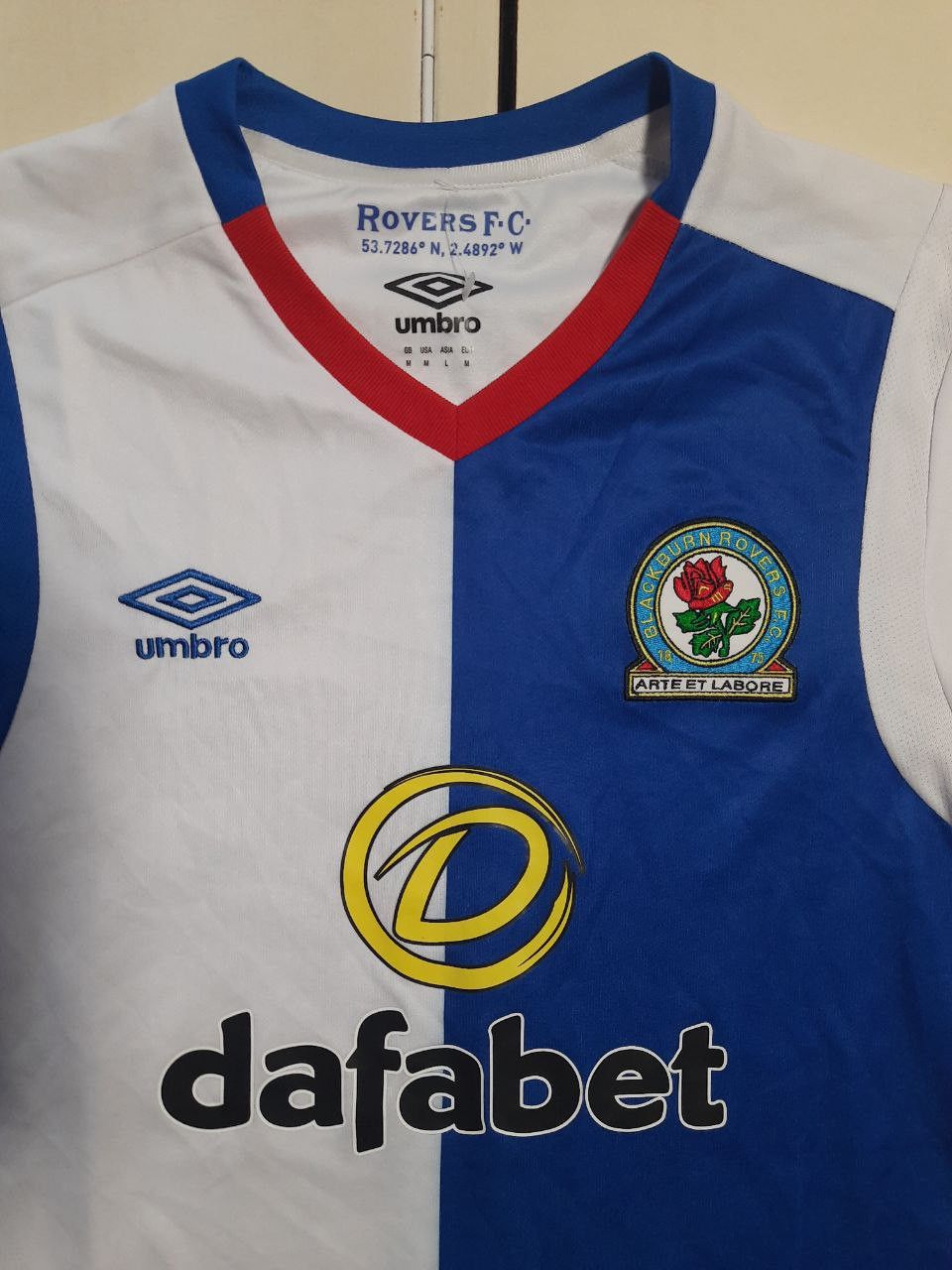 Umbro Umbro Blackburn Rovers Jersey 2016-2017 Size US M / EU 48-50 / 2 - 3 Thumbnail