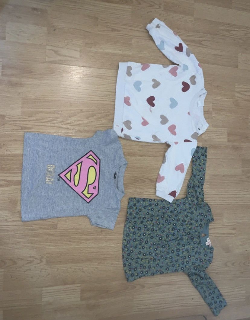 H&M 3 haut pour petite fille Size XS / US 0-2 / IT 36-38 - 1 Thumbnail