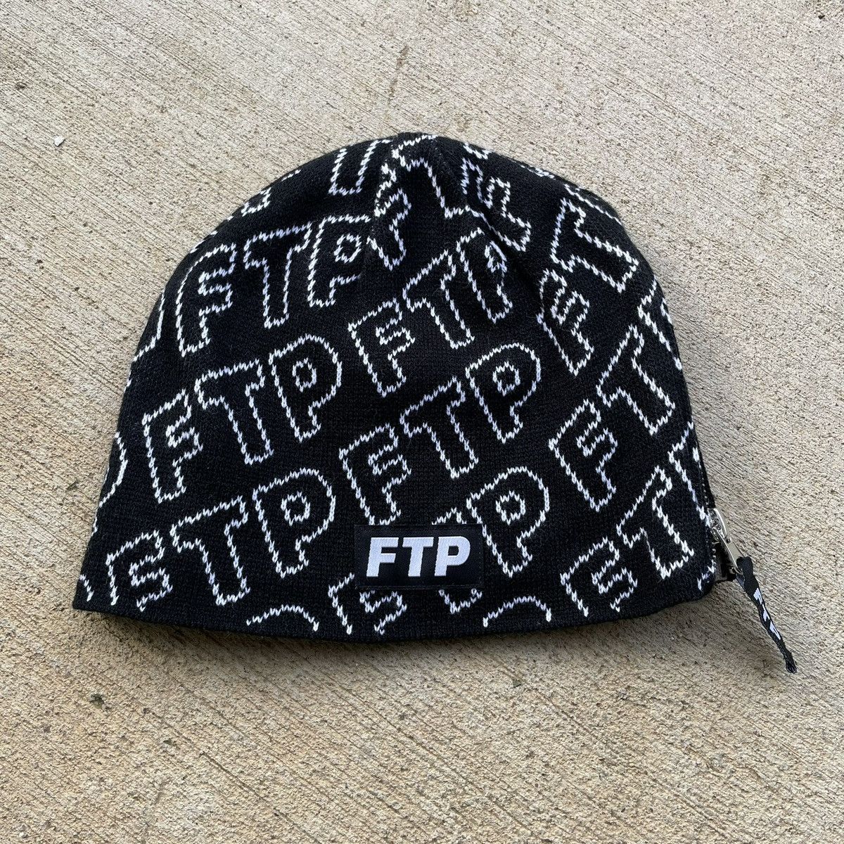Fuck The Population FTP Zipper Beanie Black Brand New F*** The Population Size ONE SIZE - 1 Thumbnail