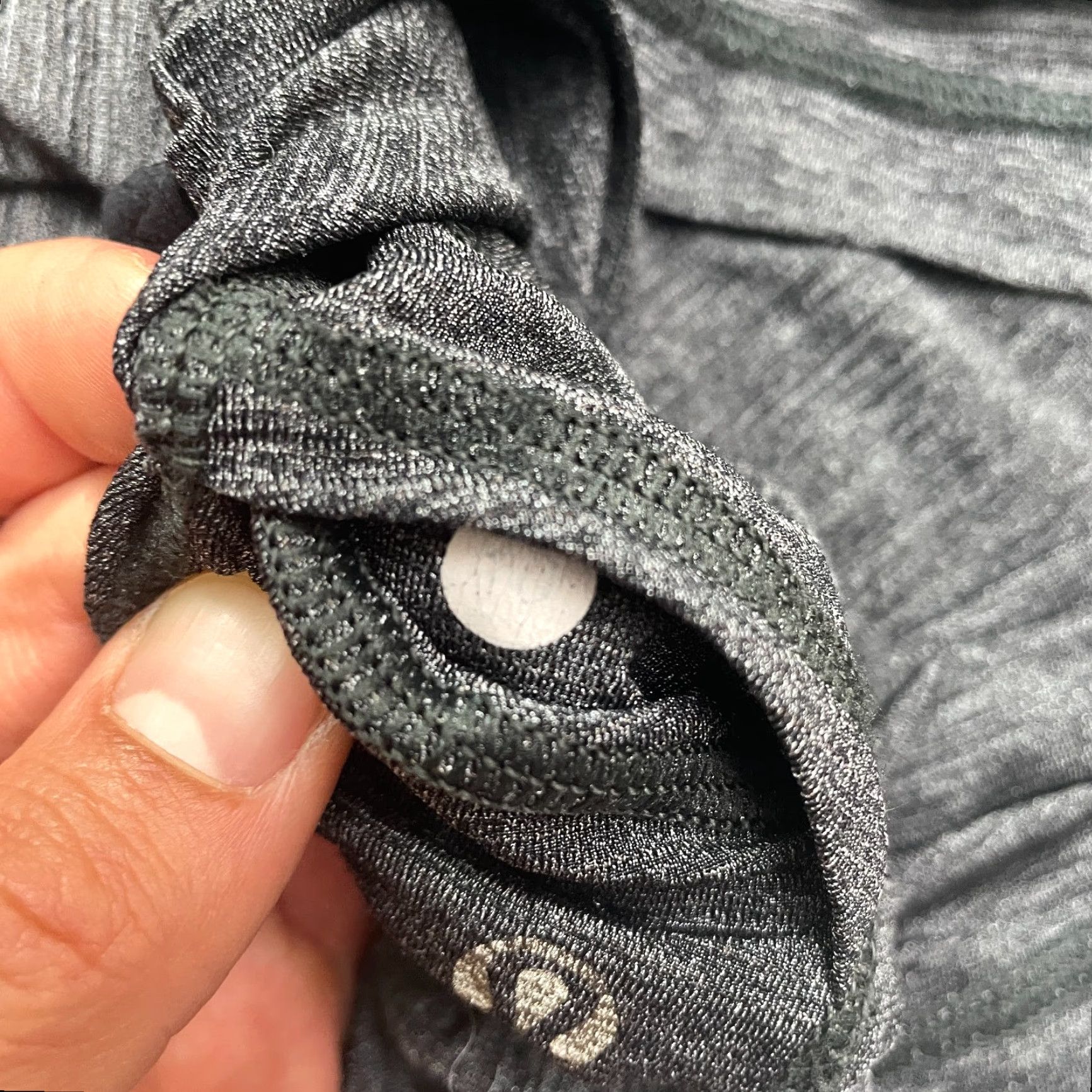 Lululemon Lululemon Women's Active Top T-Shirt Short Sleeve V-Neck Breathable Lightweight Gym Fitness Athleisure Size 10 Gray Size L / US 10 / IT 46 - 7 Thumbnail