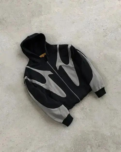 Japanese Brand Streetwear Zipper Hoodie Size US S / EU 44-46 / 1 - 2 Thumbnail