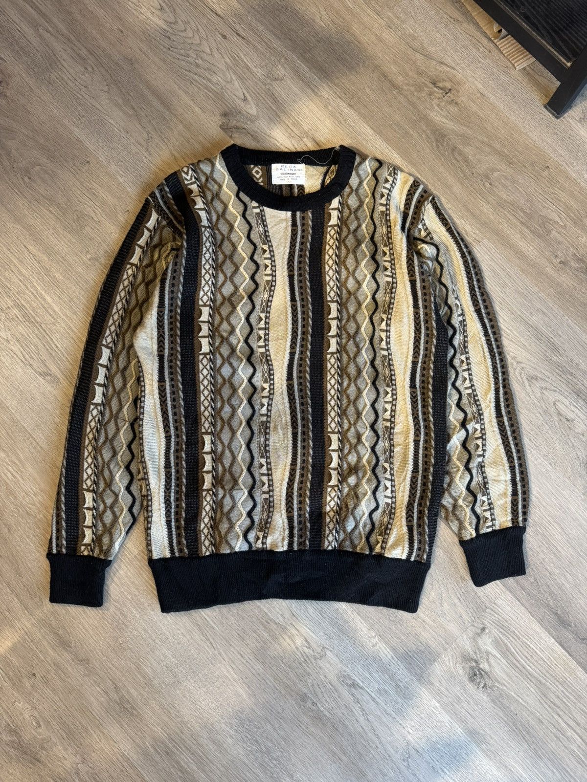VINTAGE 3D BY REGA SALINAS KNITWEAR