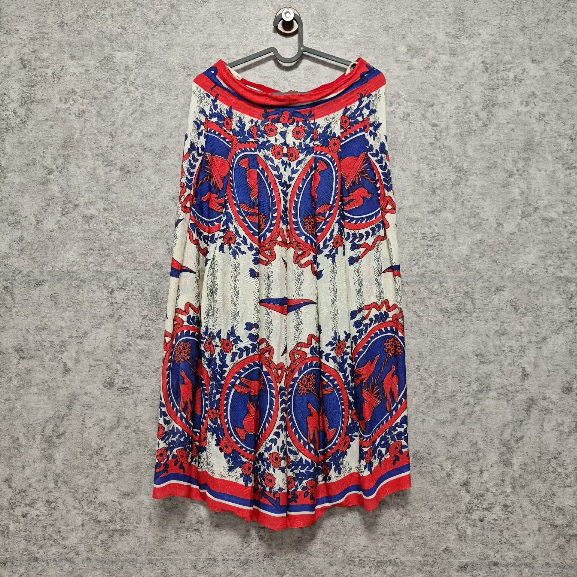 Gucci Gucci Printed Graphic Skirt 38 Women Size 38" / US 16 / IT 52 - 1 Thumbnail