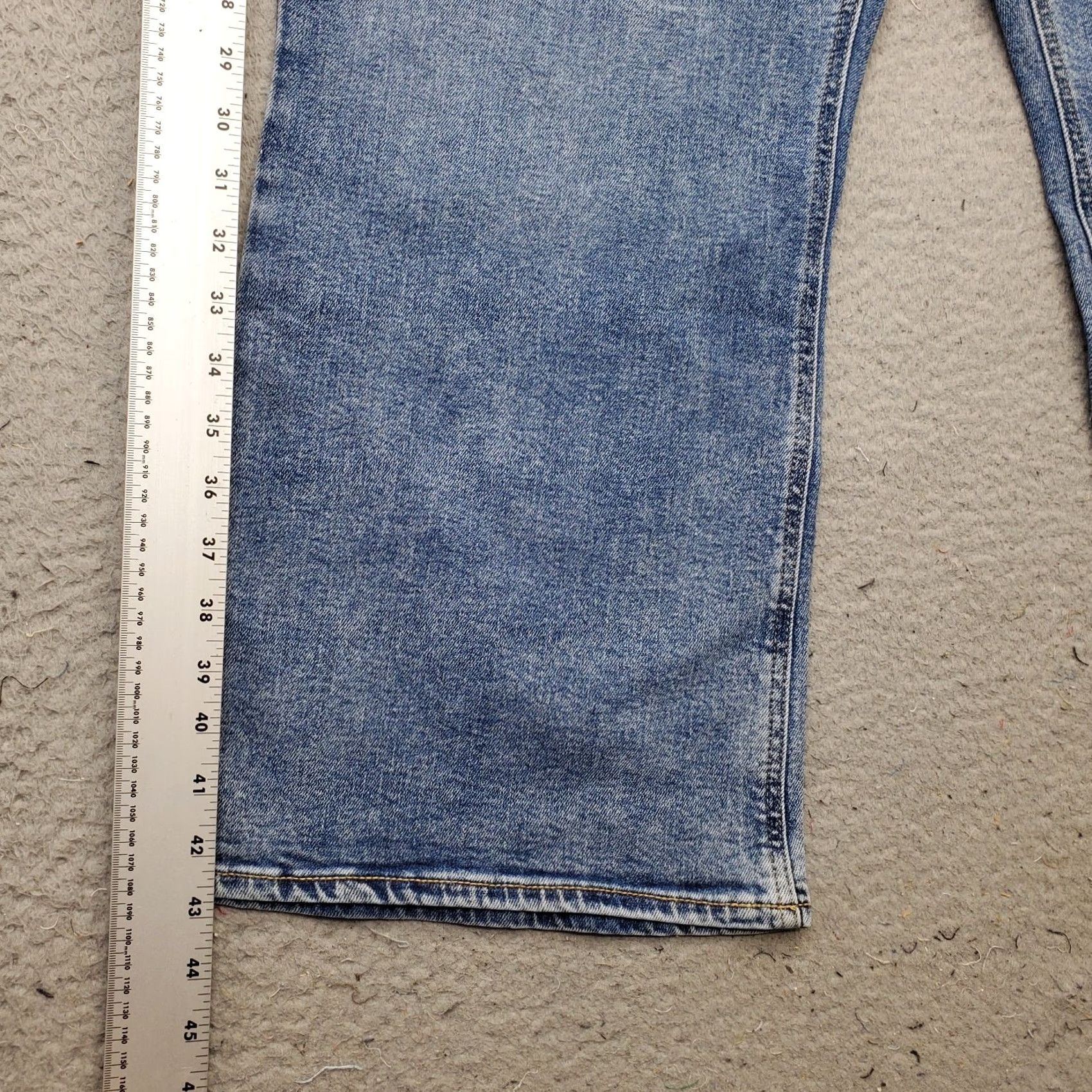 Old Navy Old Navy Jeans Womens 28 Blue Denim Flare High Rise 5-Pocket Stretch Pocket 26.25 Inseam 43" Outseam NWT"} Size 28" / US 6 / IT 42 - 3 Thumbnail