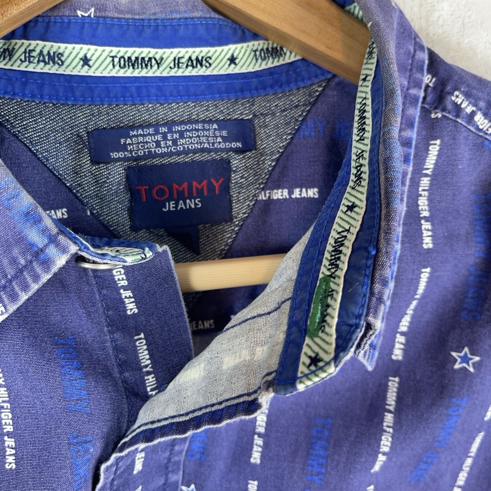 Tommy Hilfiger Vtg 90s Tommy Jeans AOP Monogram Denim Shirt Fade Wash Rare Size US L / EU 52-54 / 3 - 3 Thumbnail